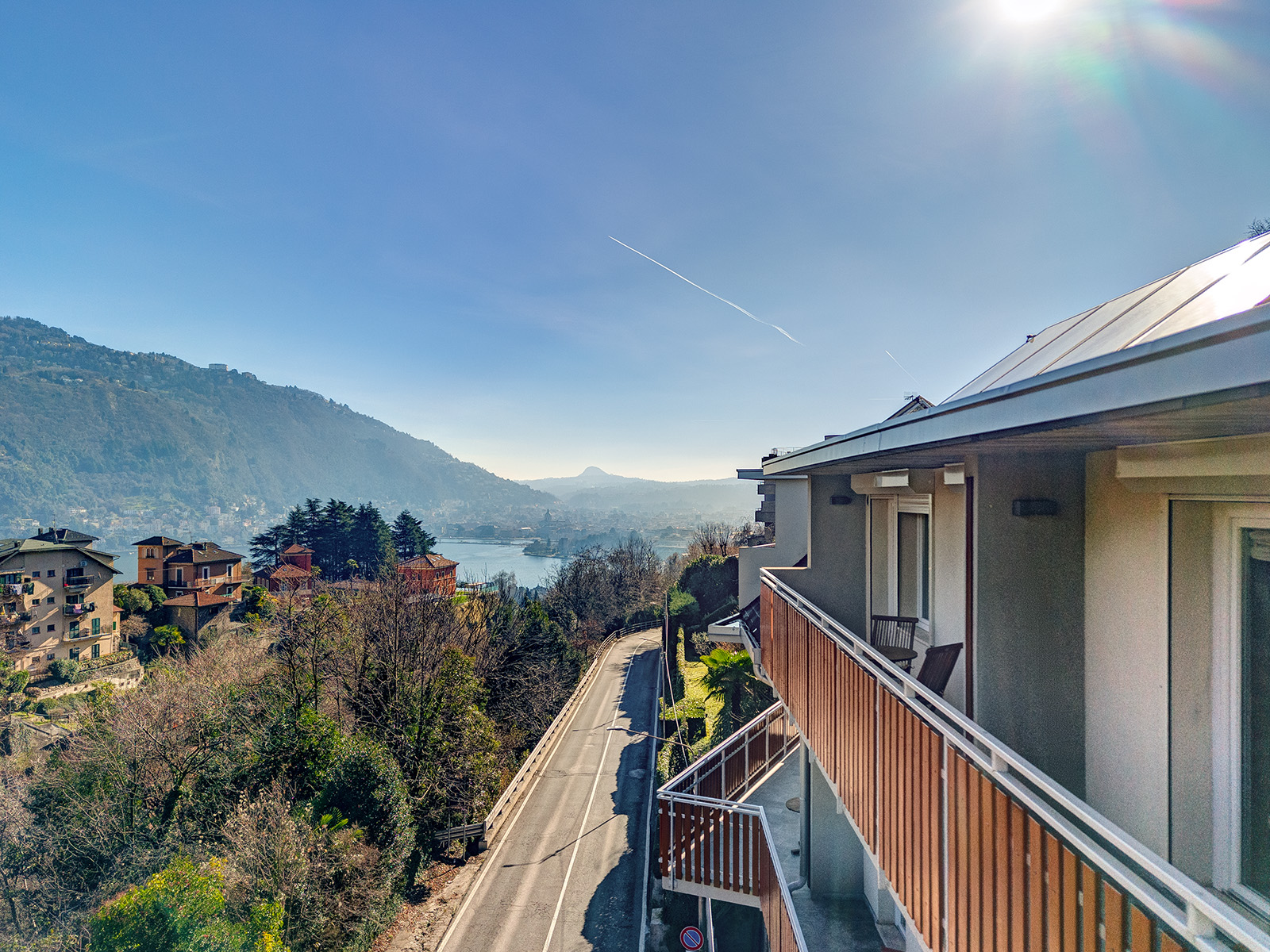 Apartment with lake view