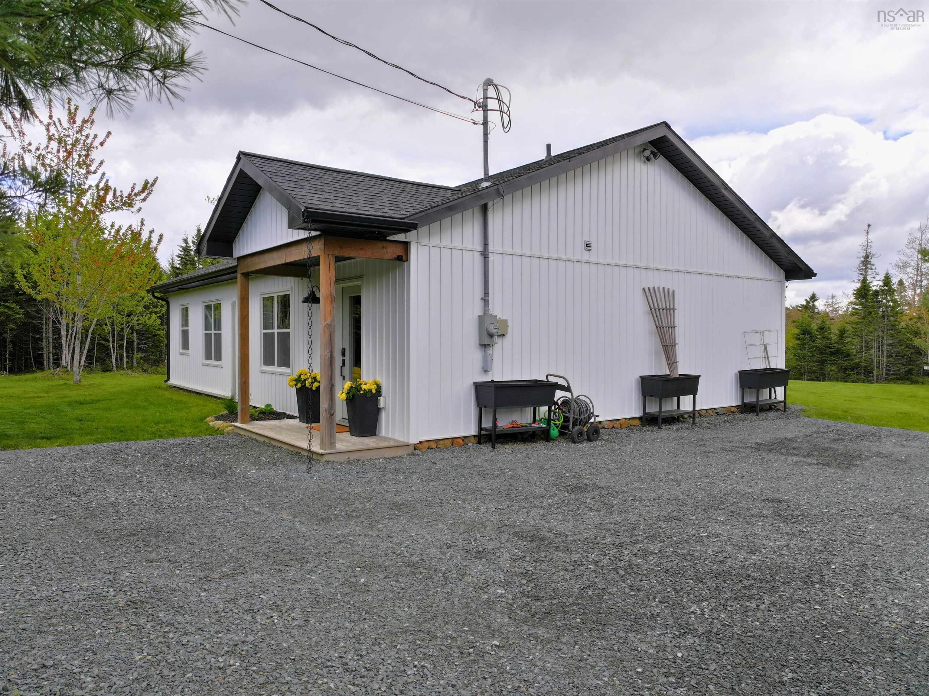 Ultimate Low-Maintenance Coastal Lifestyle!