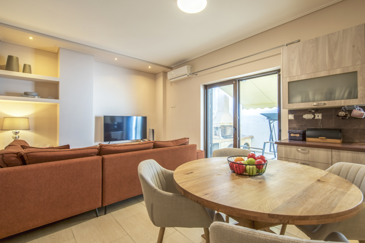 Exceptional detached house of 79 sq.m. with private courtyard and BBQ in Korydallos