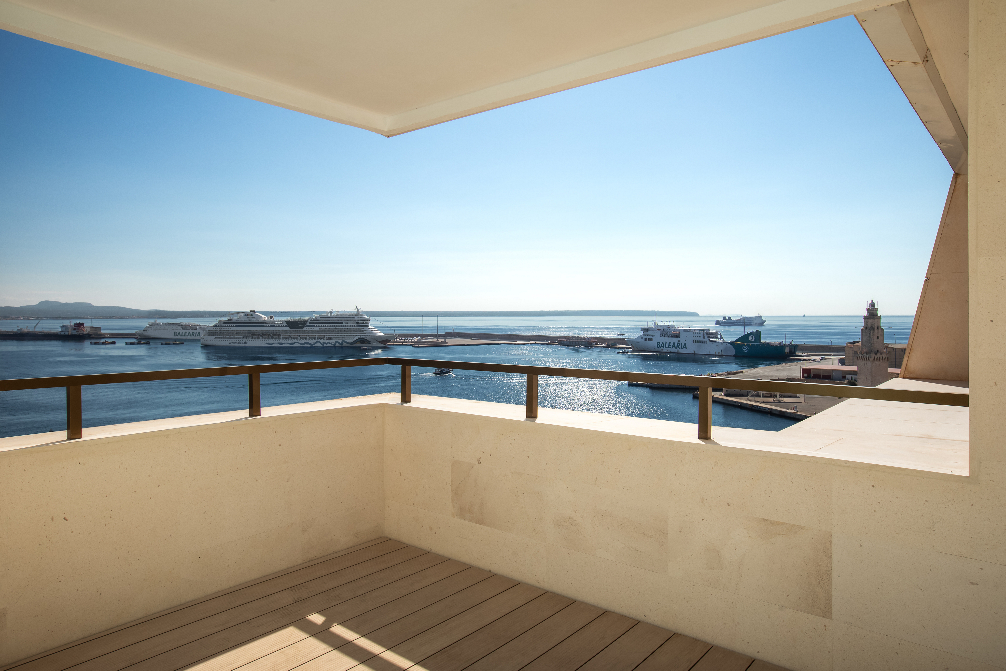 Wonderful Penthouse with spectacular sea and city views