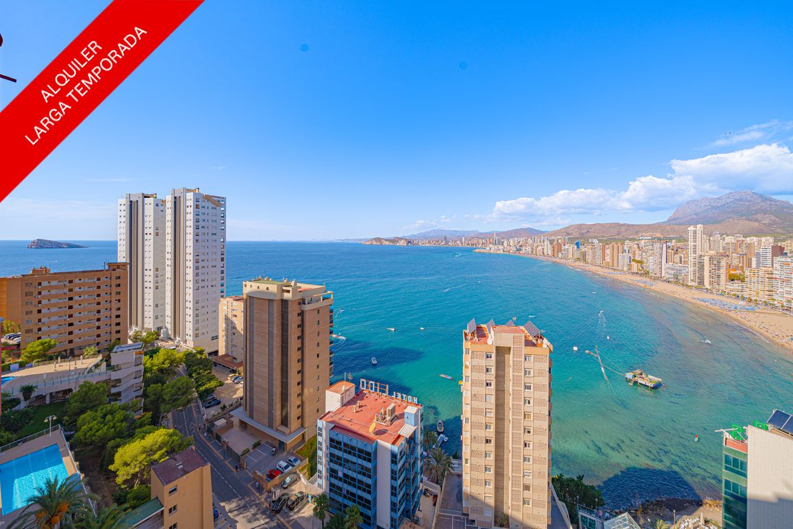 Cozy apartment for rent with spectacular views of the sea and the Benidorm skyline