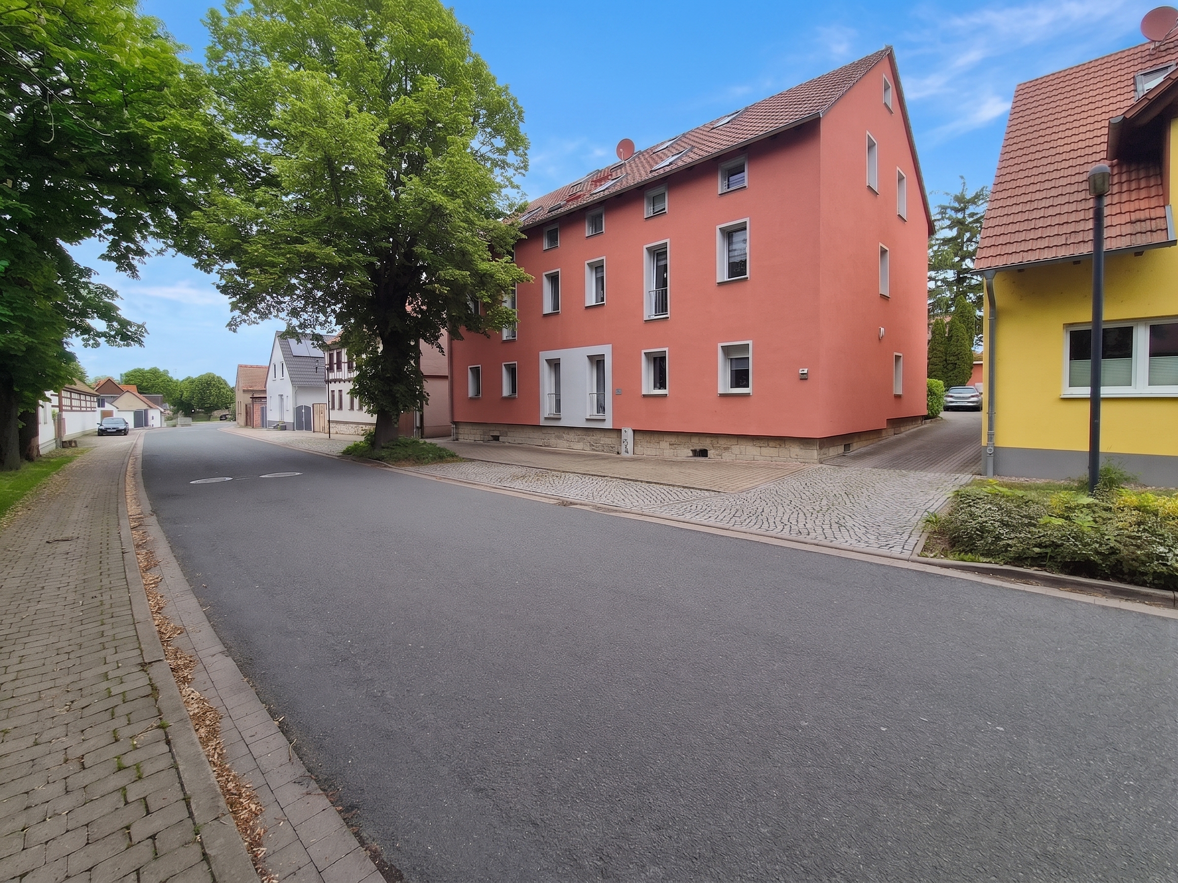 Helle und freundliche 4-Zimmer-Maisonette Wohnung mit Balkon