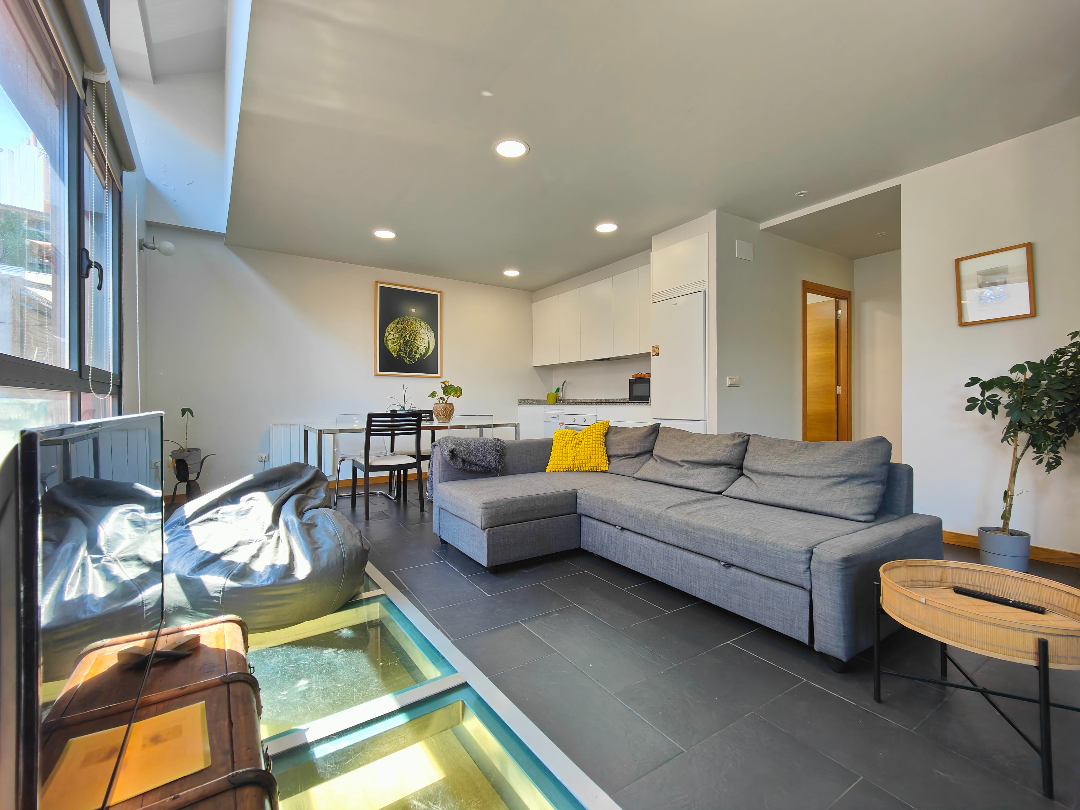 Casa rehabilitada con licencia VUT en el centro de Cangas