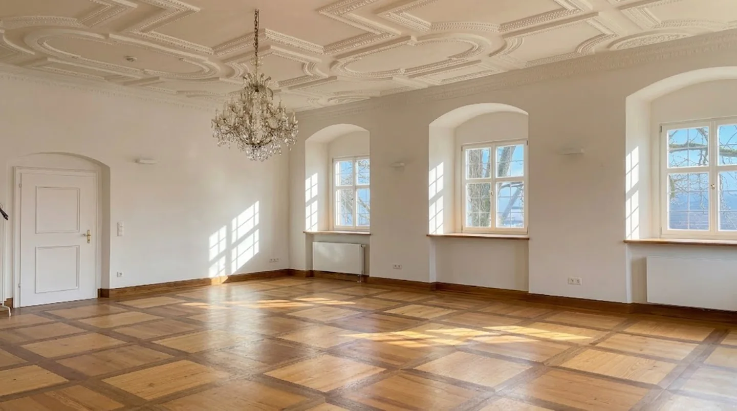 Traumwohnung in kernsaniertem Schloss - Photo 3