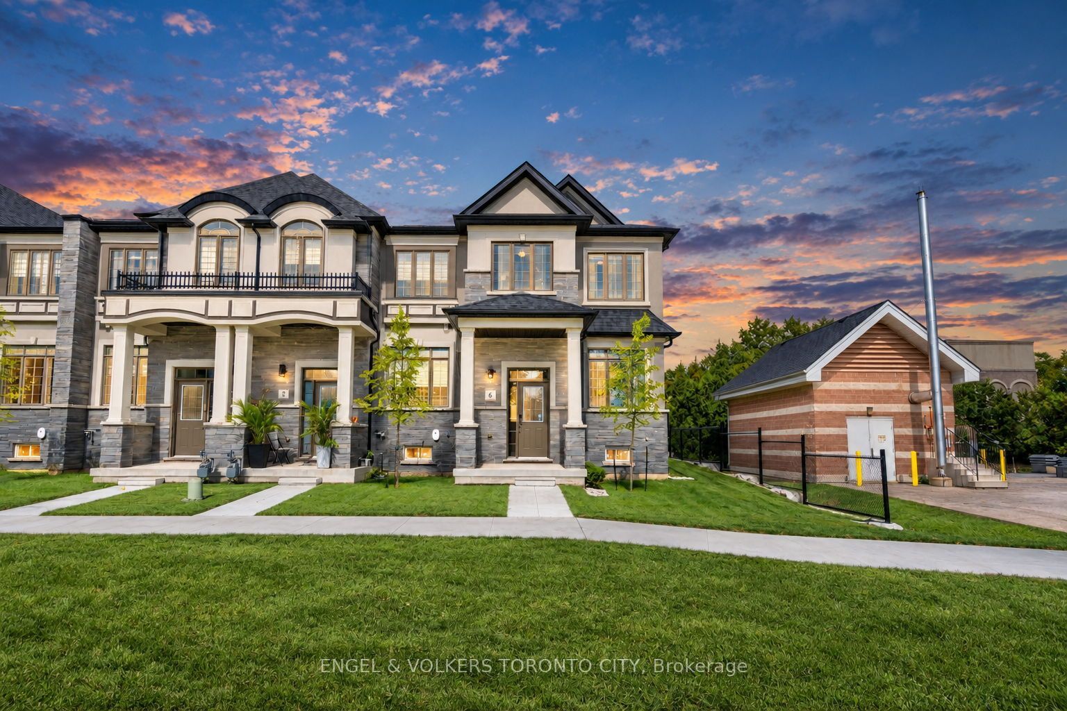 Rare freehold Townhome in Ancaster's Treescapes community!