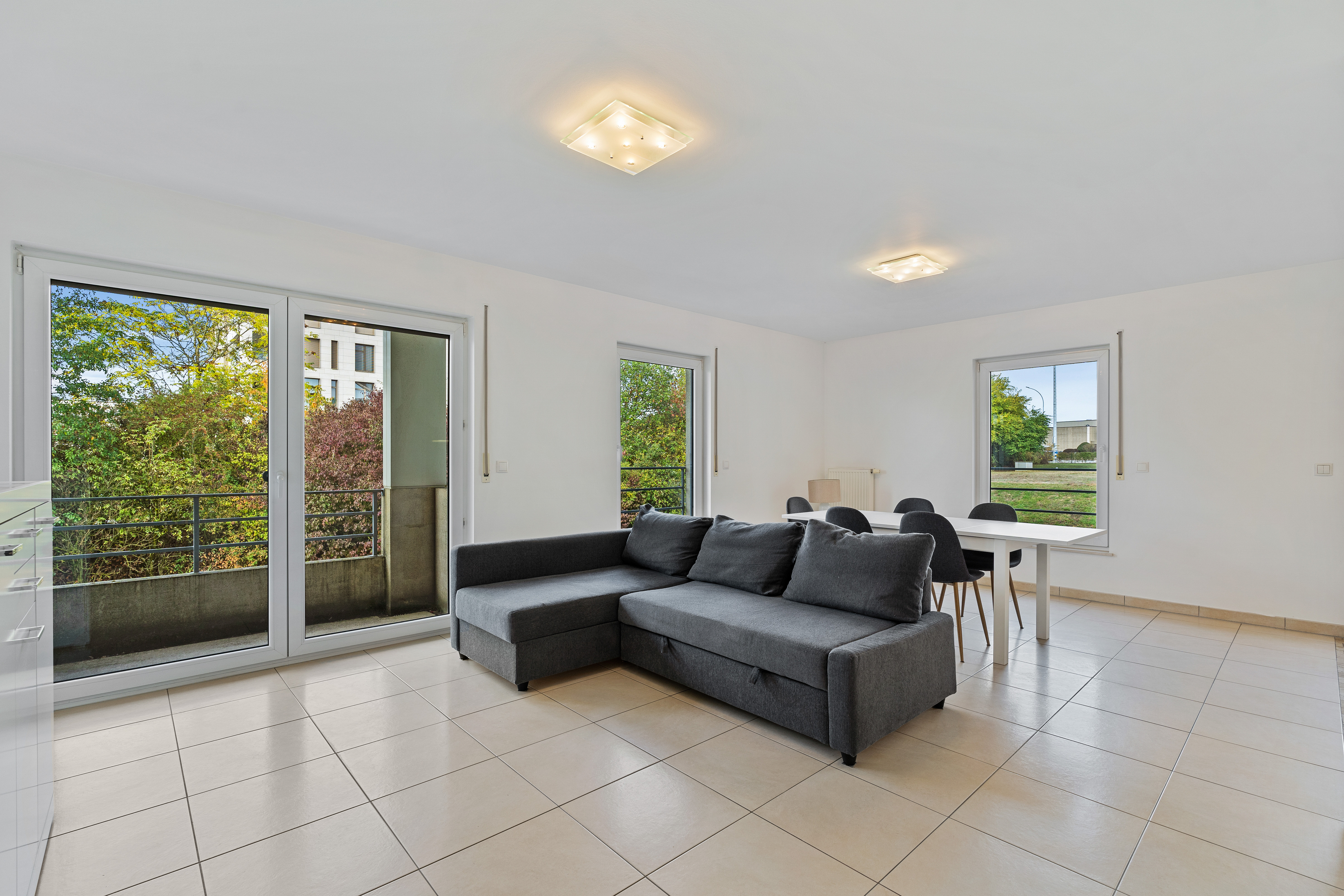 Two-bedroom apartment with 2 bathrooms and parking, near Belle Étoile