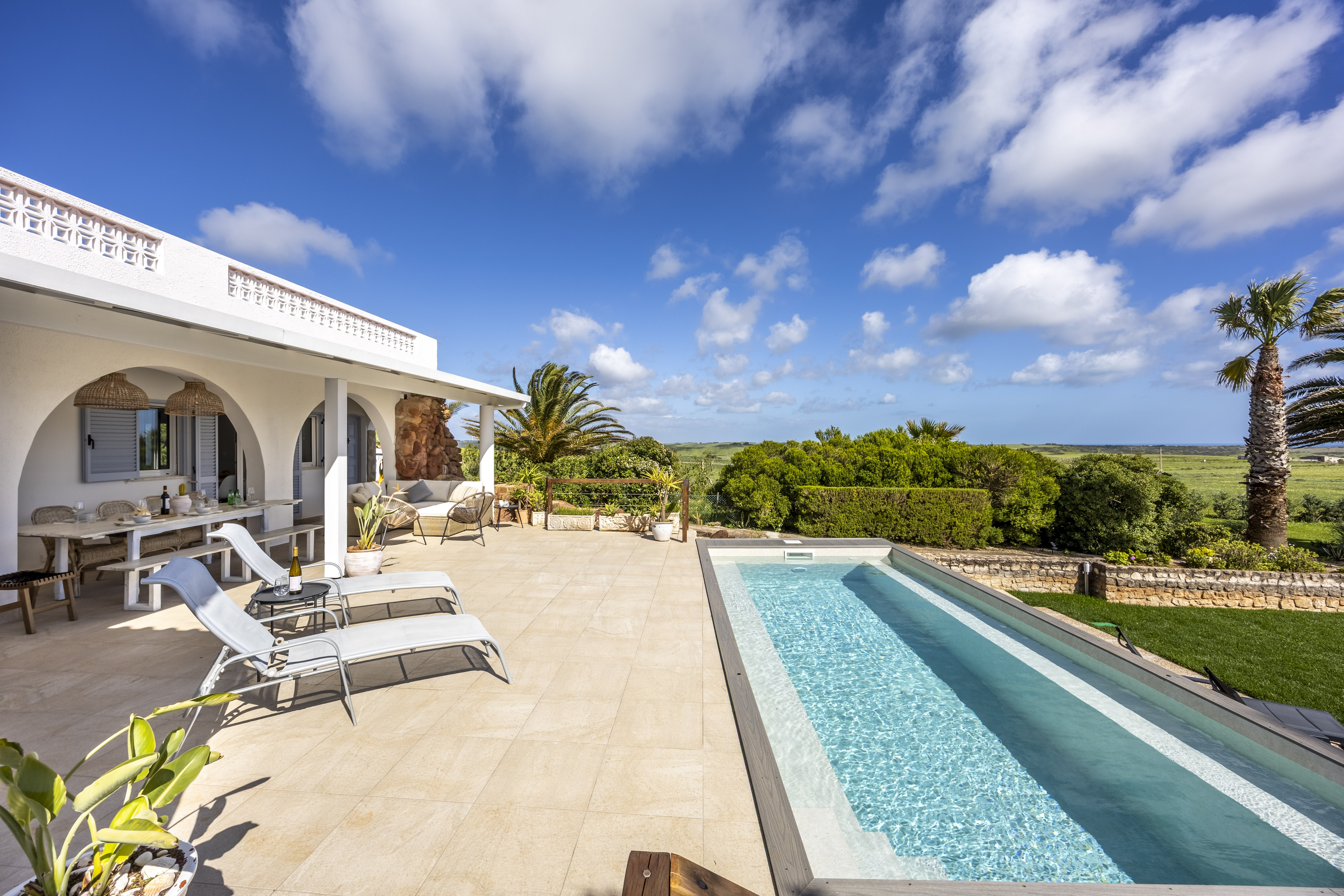 Stilvolle Villa mit Privatsphäre, Ausblick und modernem Komfort