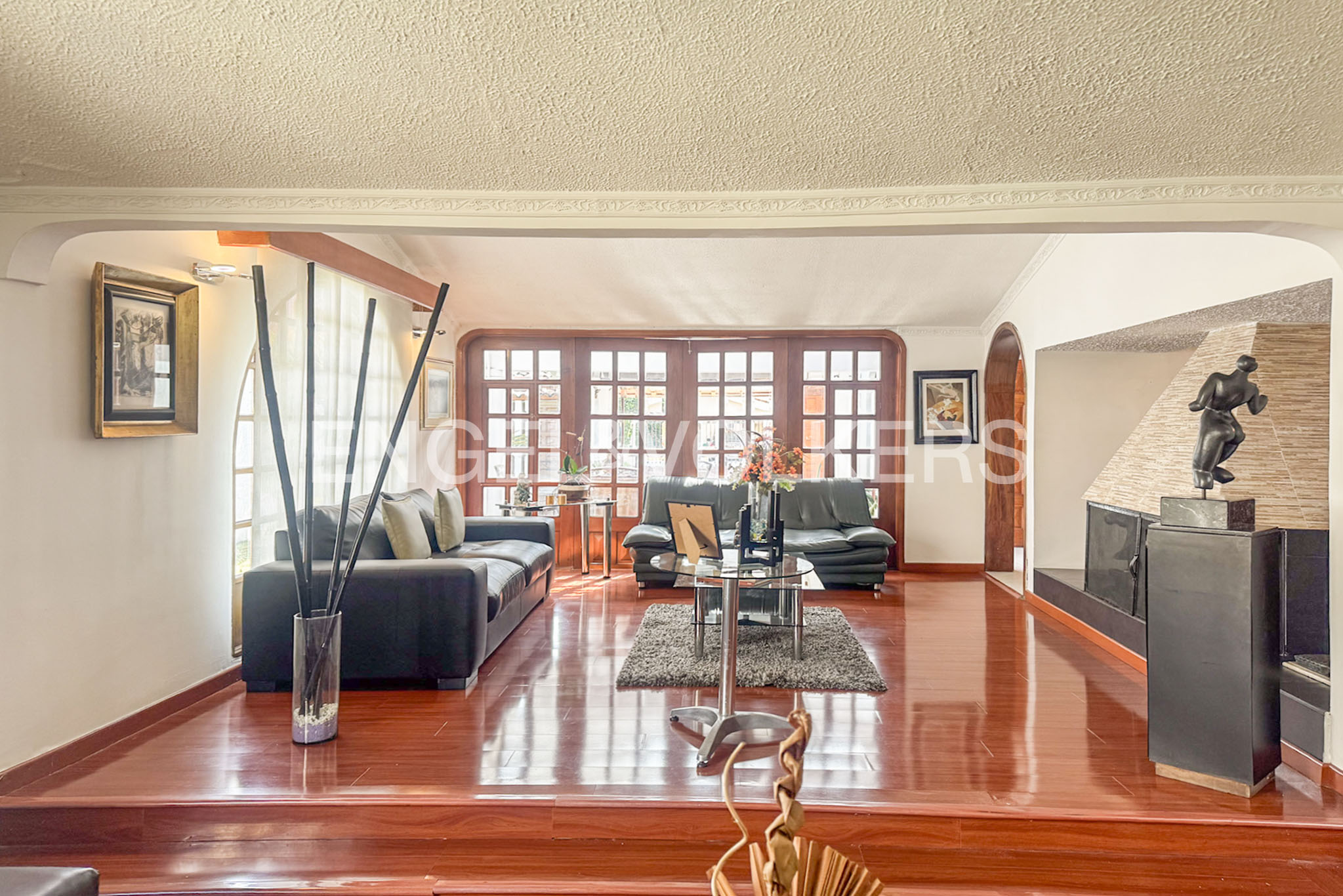 Casa en conjunto cerrado para venta en La Alhambra