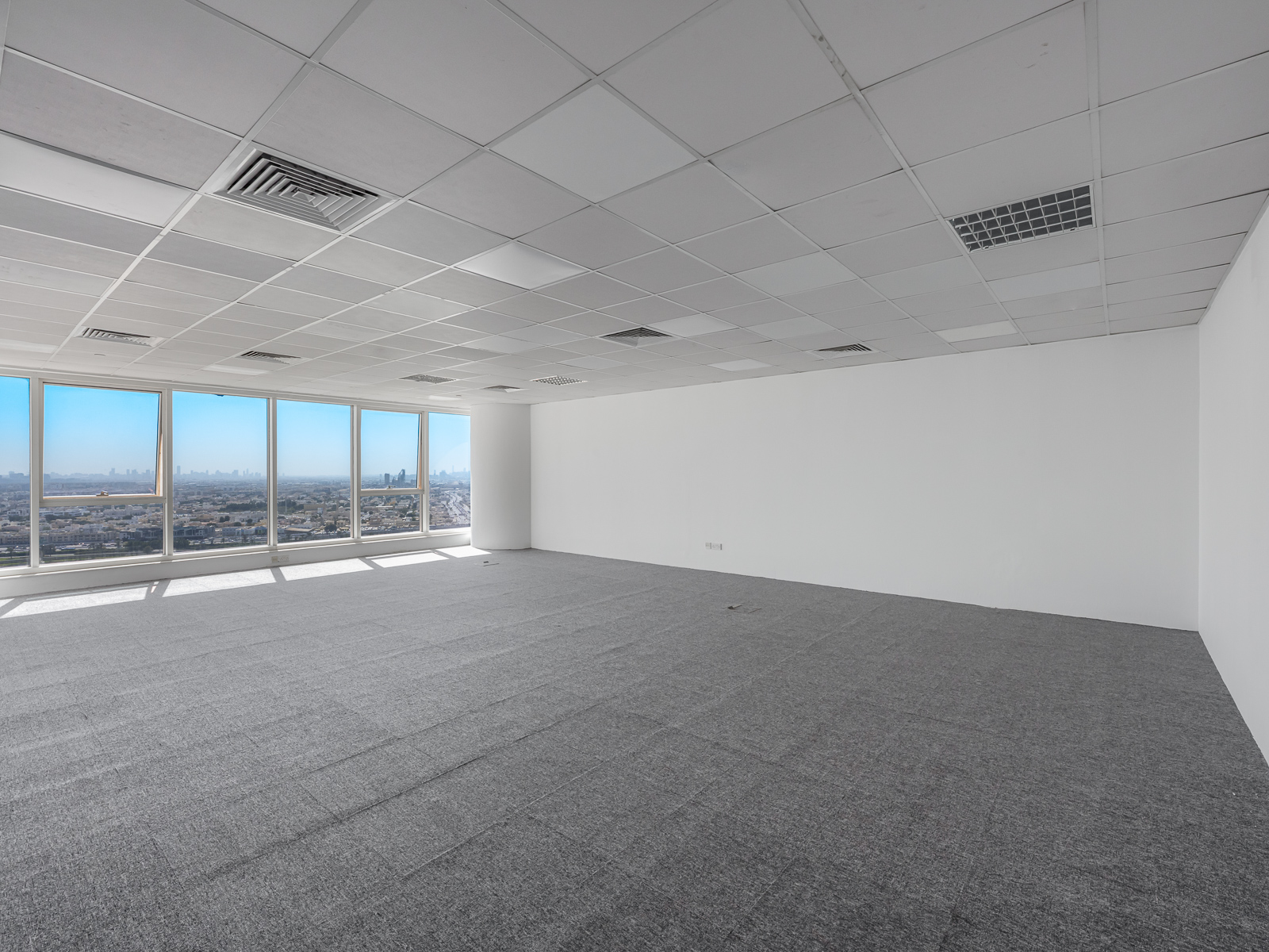 Grade A  |  Fitted  |  Race  Course  View