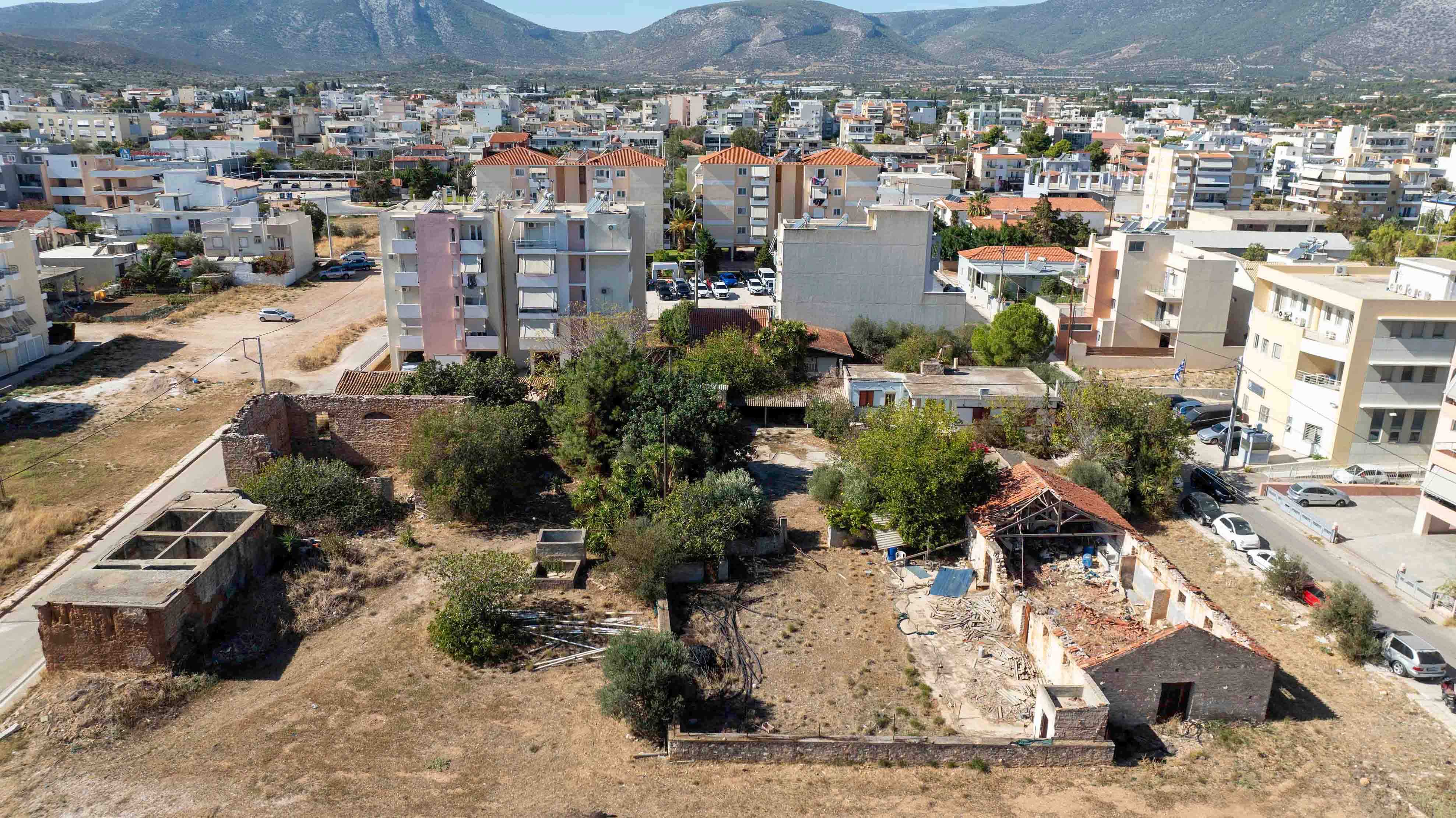Exceptional plot for developers in Koropi