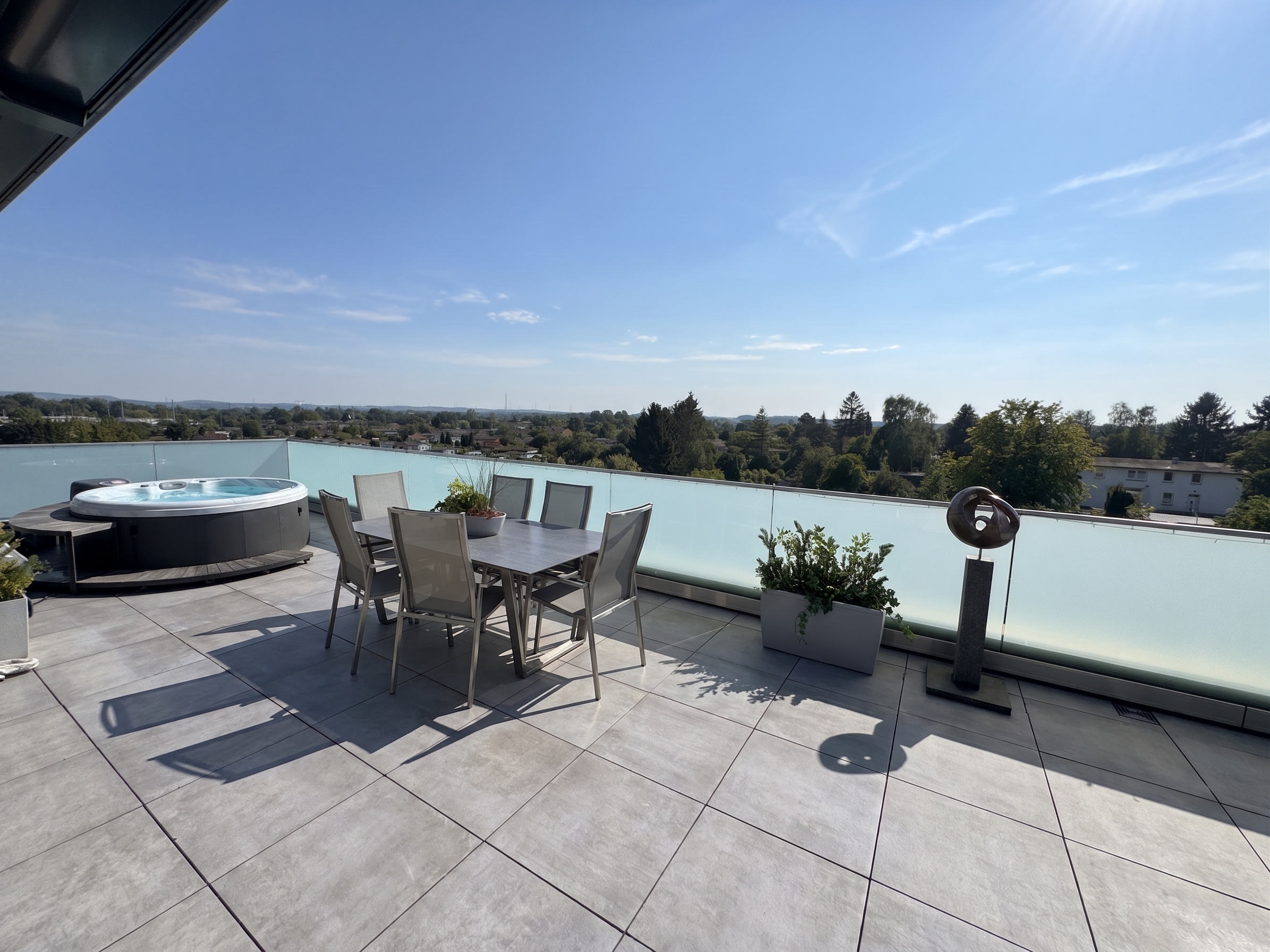 Exklusives Penthouse - Wohngefühl auf zwei Ebenen in begehrter Lage [KI-modifiziert]