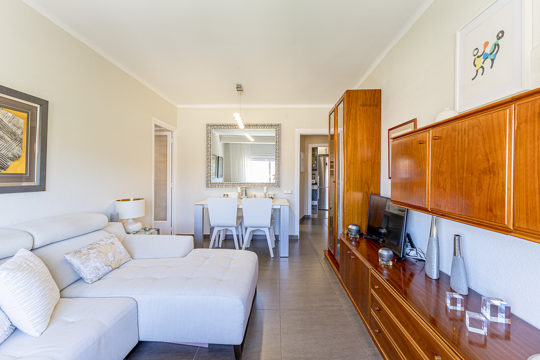 Luminoso piso de 3 habitaciones con ascensor y excelente ubicación en Sant Boi