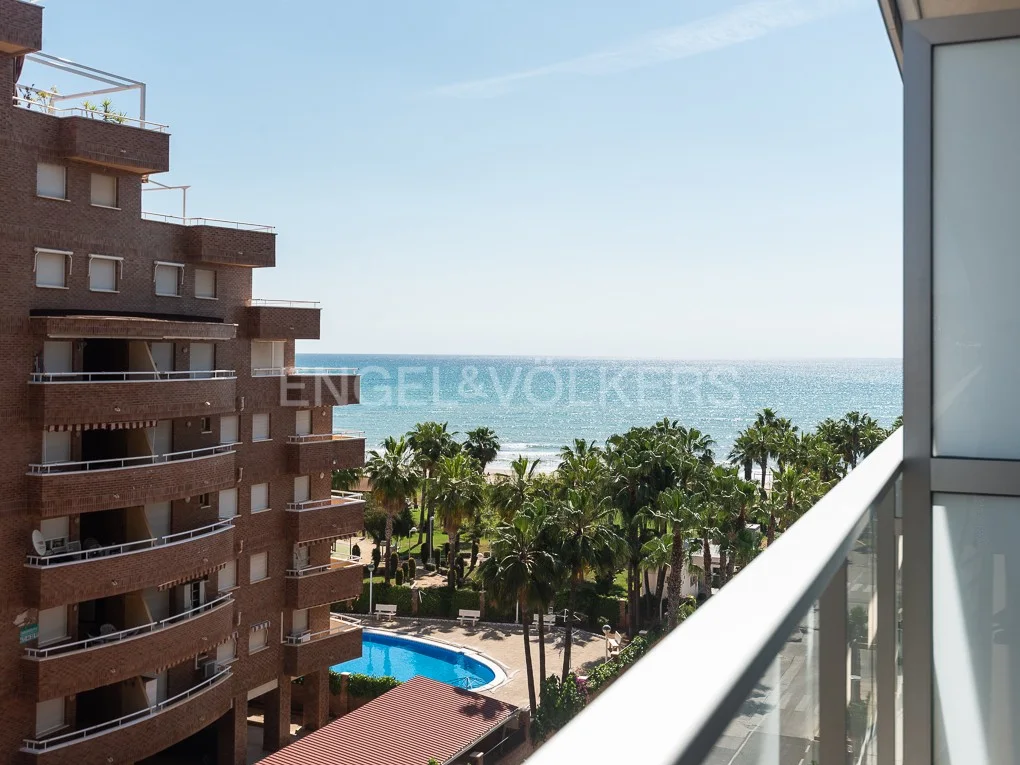 Apartment in front of the sea in Marina D'Or