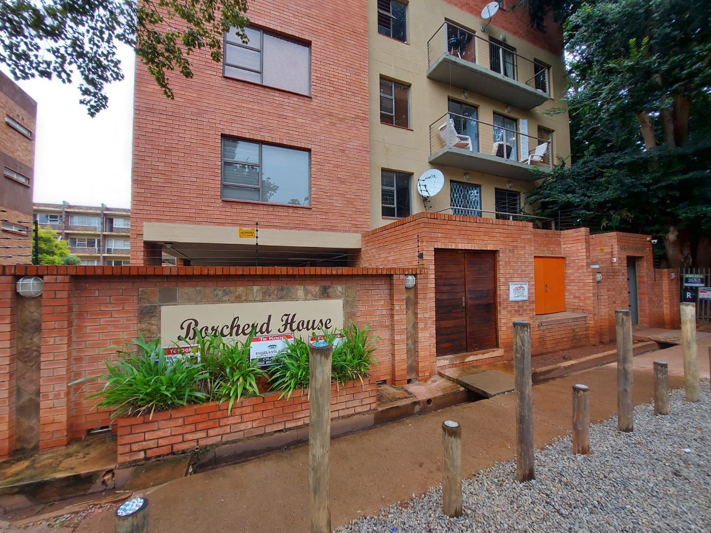 Student apartment for sale in prime location.
