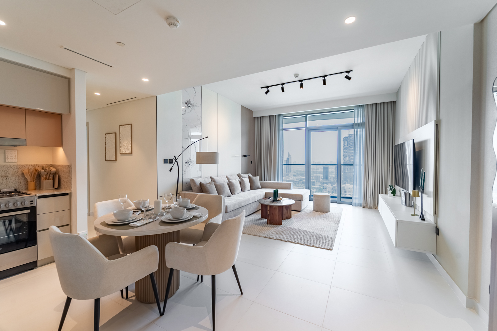 Upgraded I High Floor I Fully Furnished