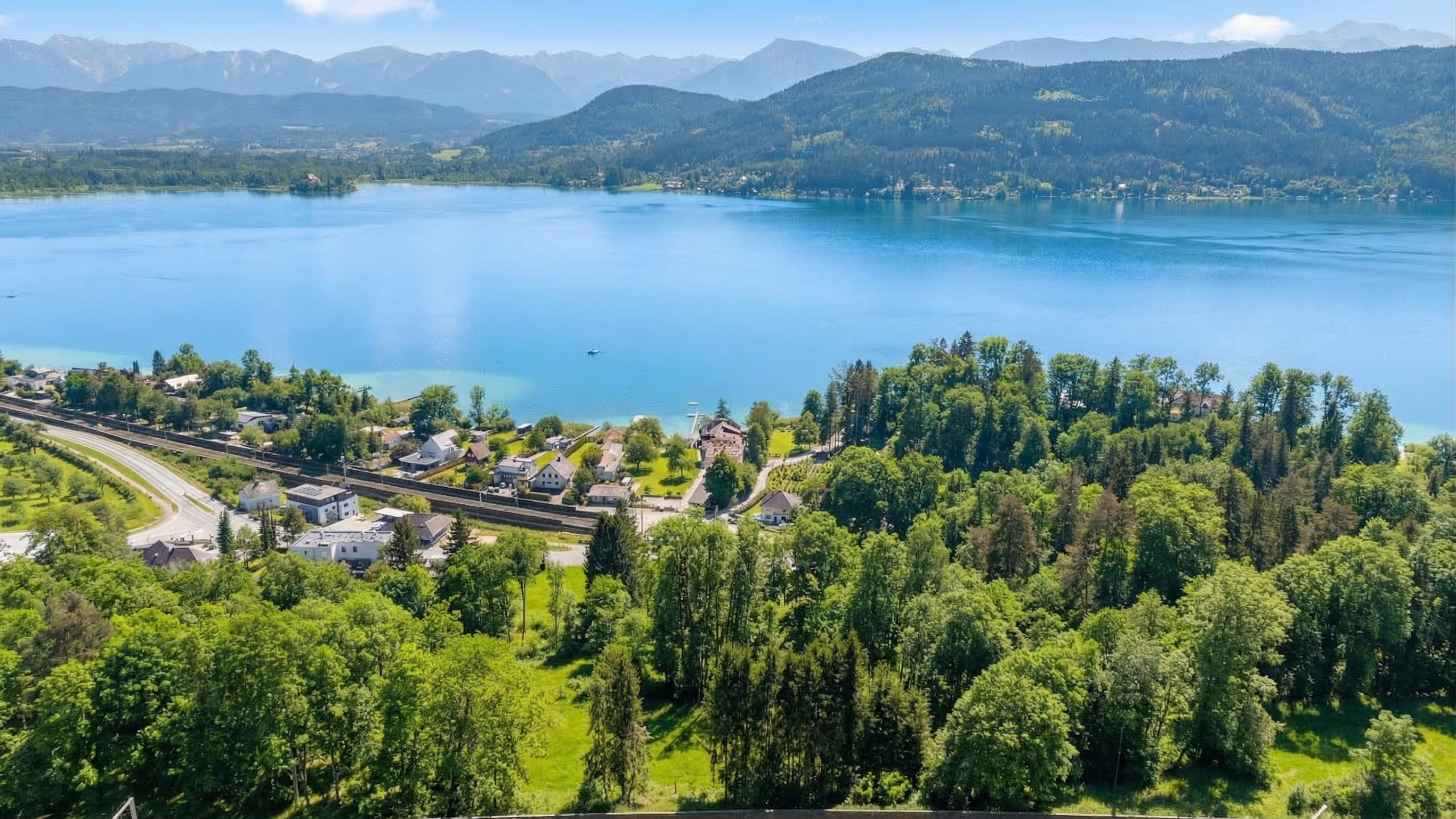 ​Rarität mit unverbaubarem Seeblick und privatem Baderecht