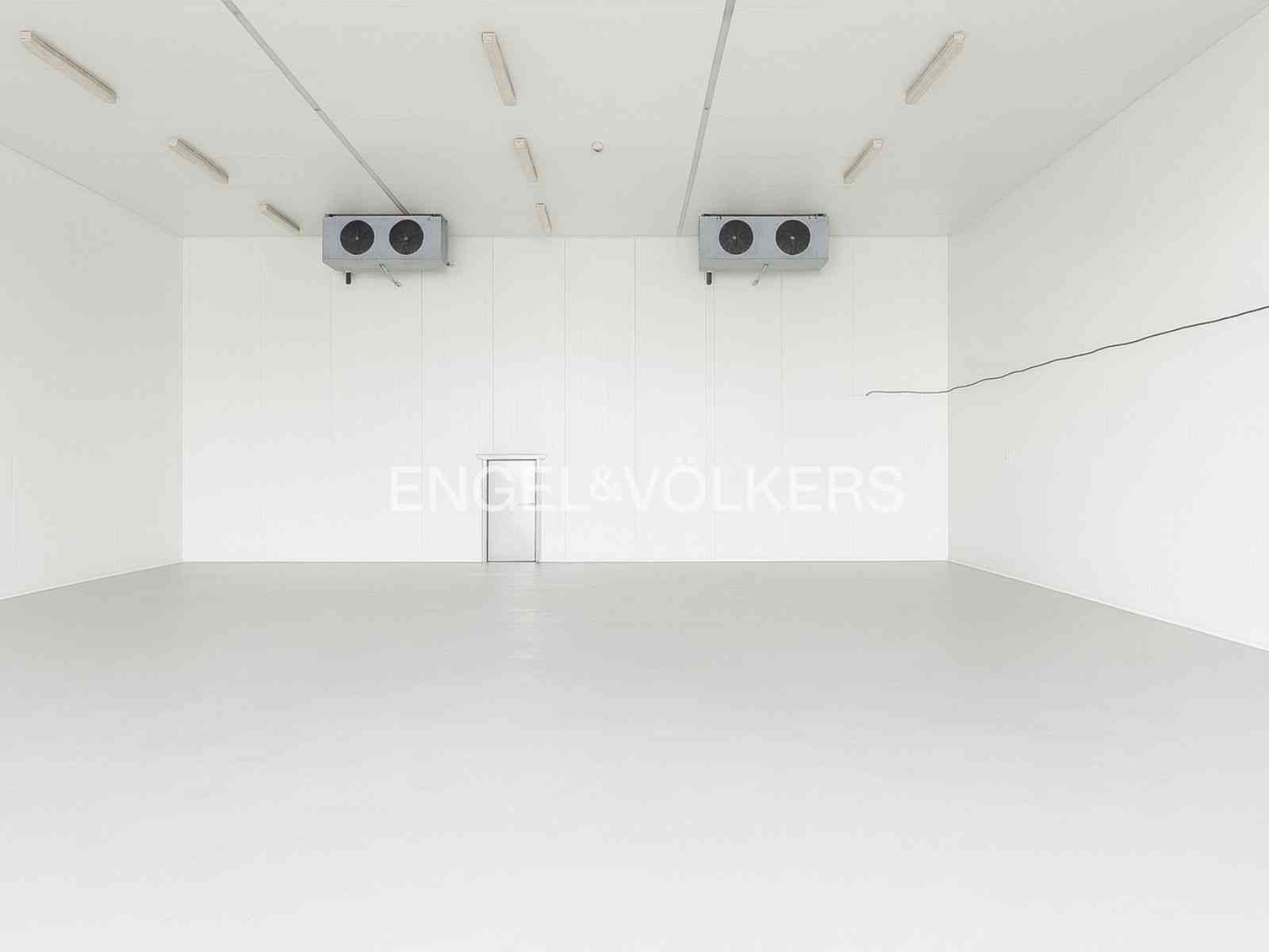Cold Storage | Front Warehouse | Modern Compound