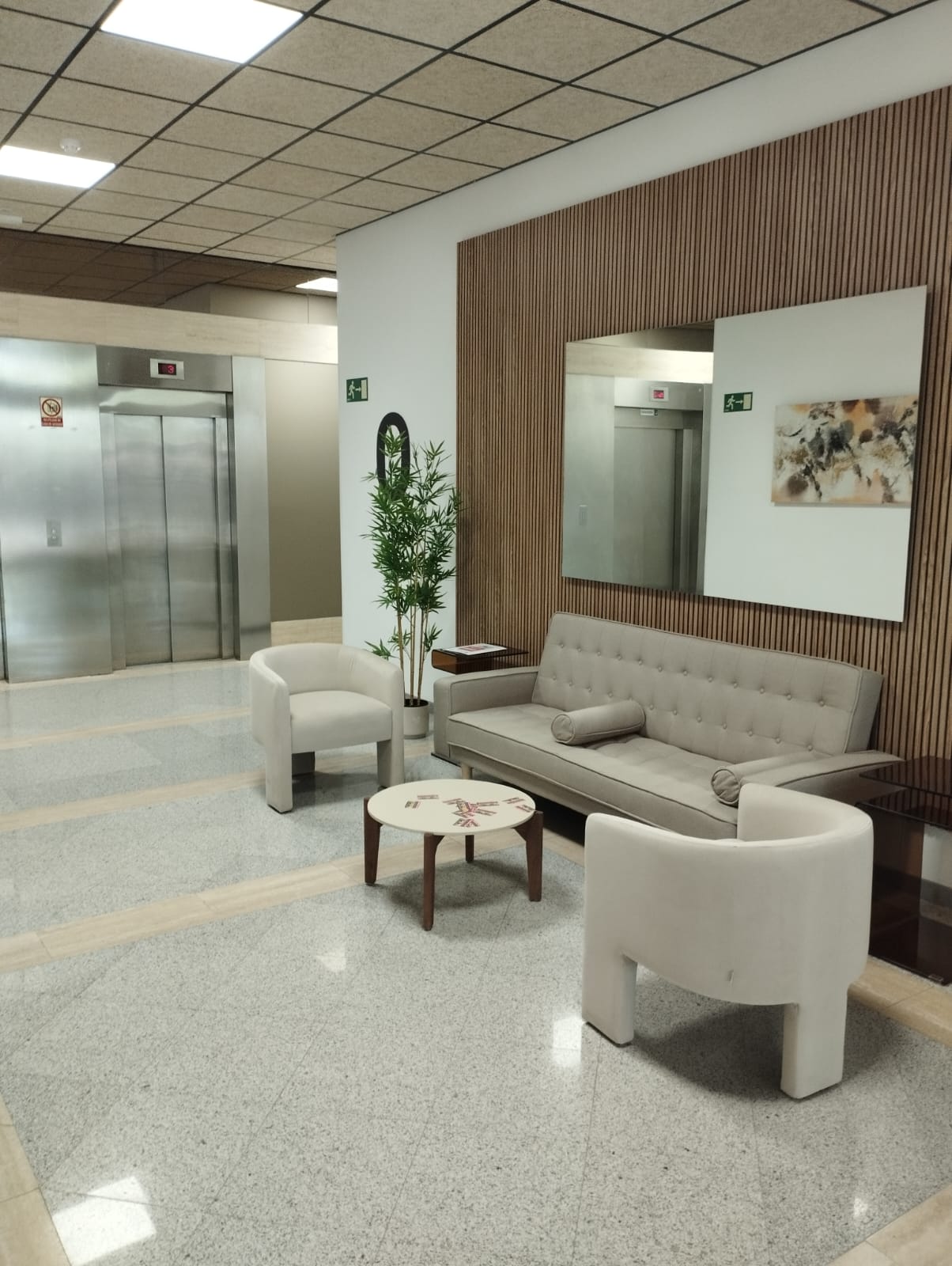 “Beautiful apartment for freelancers or companies.”