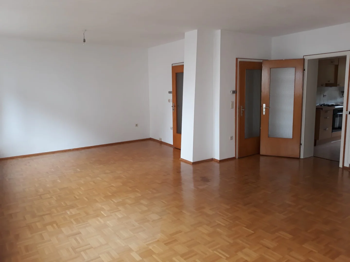 Lichtdurchflutete 2-ZKB Wohnung in zentraler Lage! - Photo 2