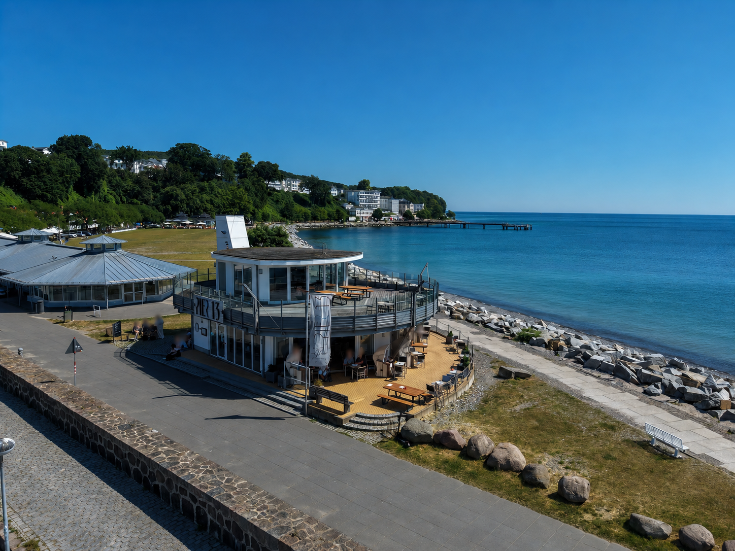 Maritime Spitzenlage –  Exklusive Gastronomieimmobilie mit Ostseeblick