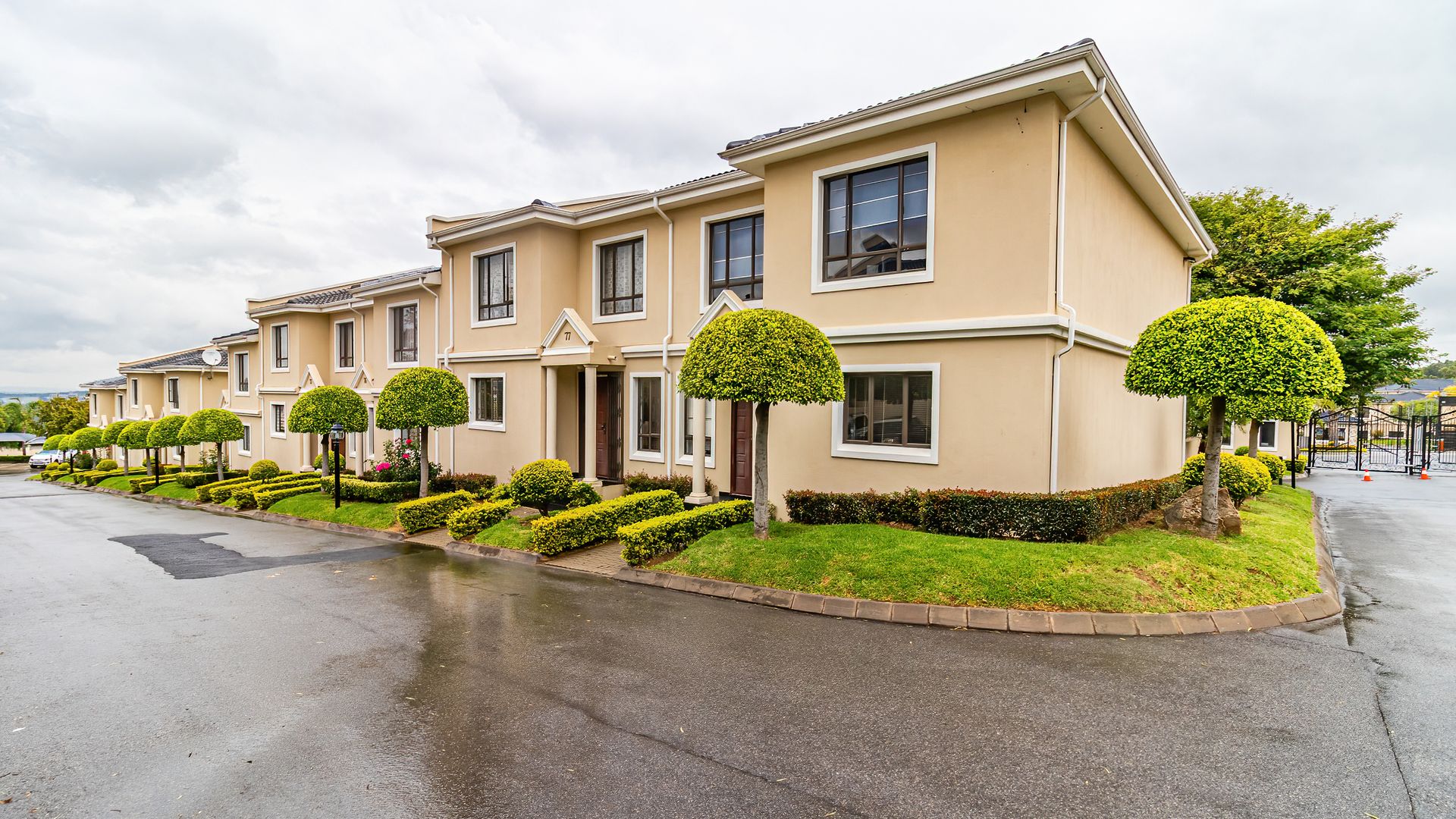 Modern Living in a Stylish 3 Bed Duplex