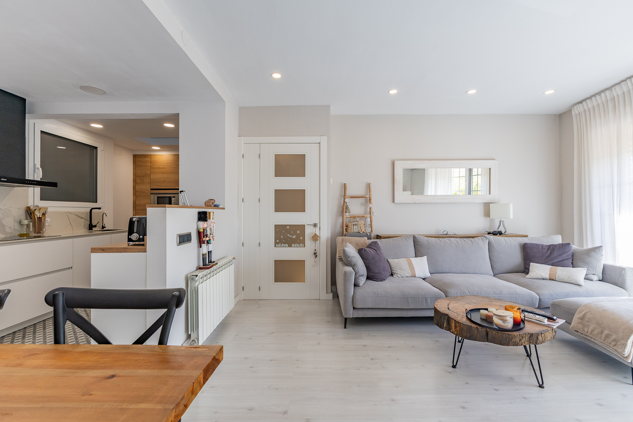 Cozy apartment with parking, ready to move in