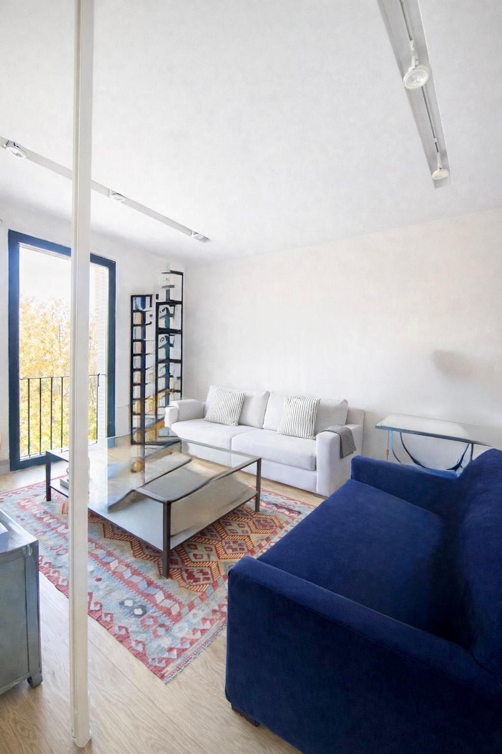 Exclusive renovated property with balconies on Velázquez street.