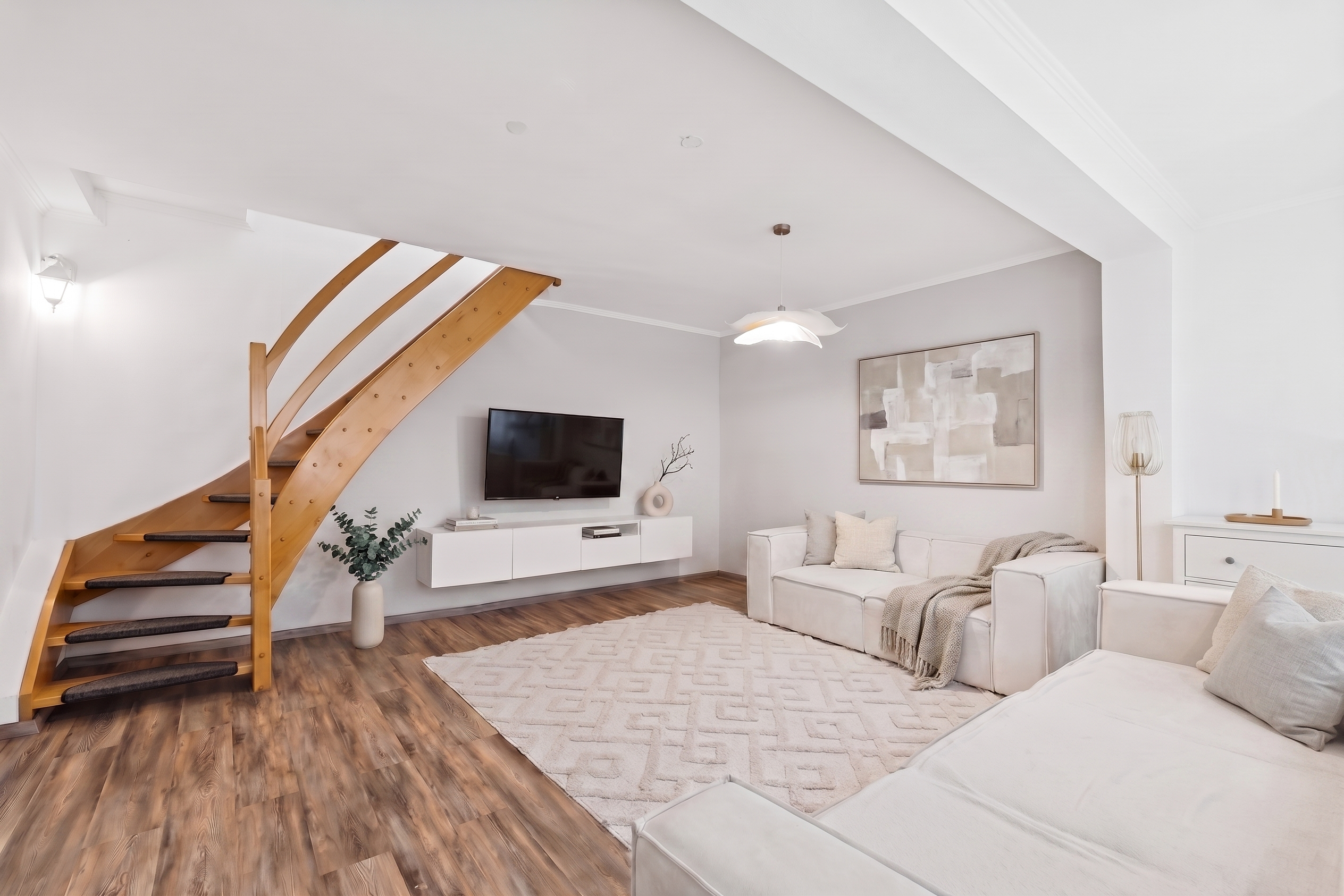 Großzügige Maisonette-Wohnung mit durchdachtem Wohnkonzept und sonnigem Innenhof