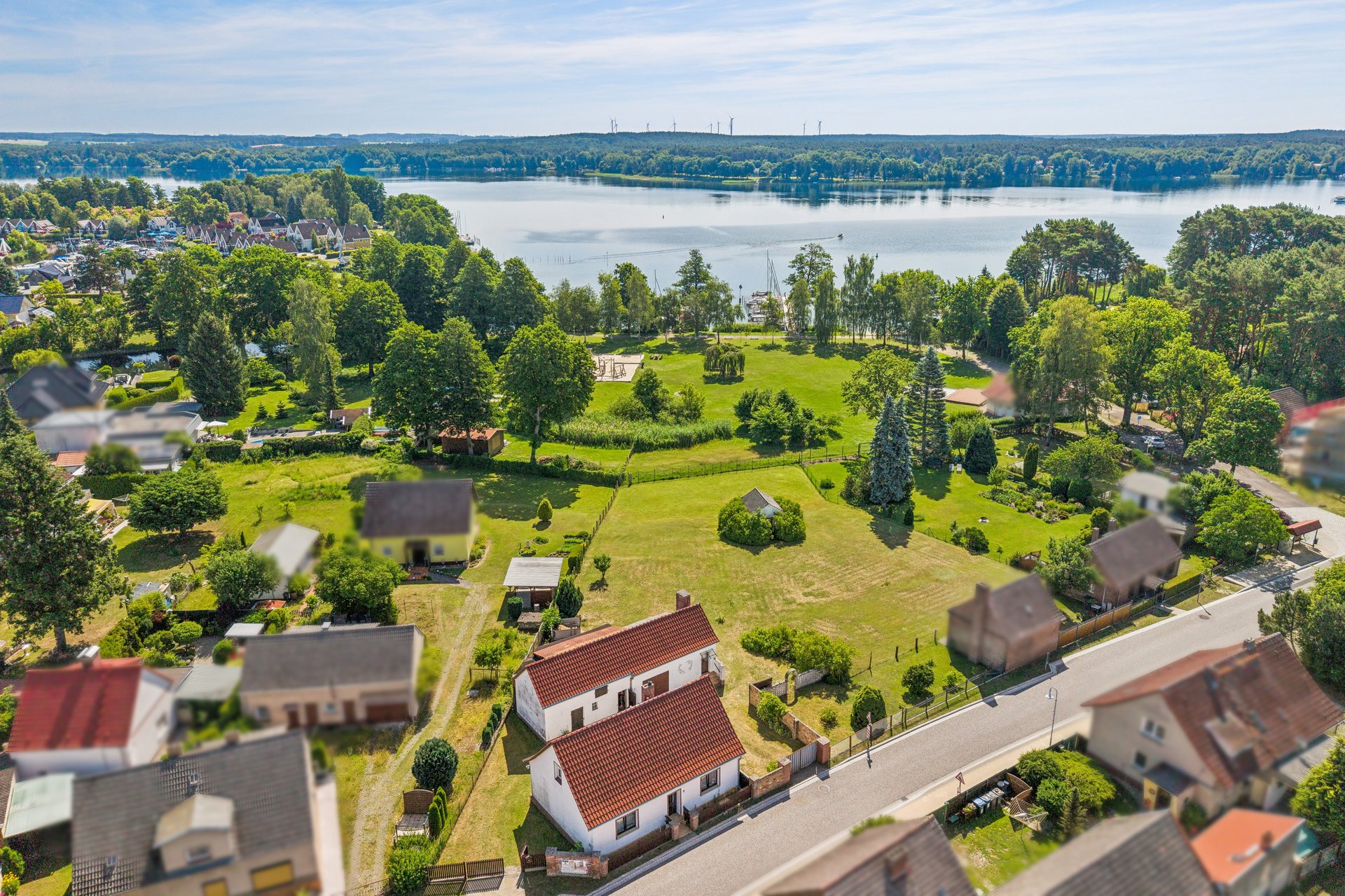 Verwirklichen Sie Ihren Wohntraum auf einem außergewöhnlichen Grundstück mit Bestandshaus, zusätzlichem Baufeld und Seeblick