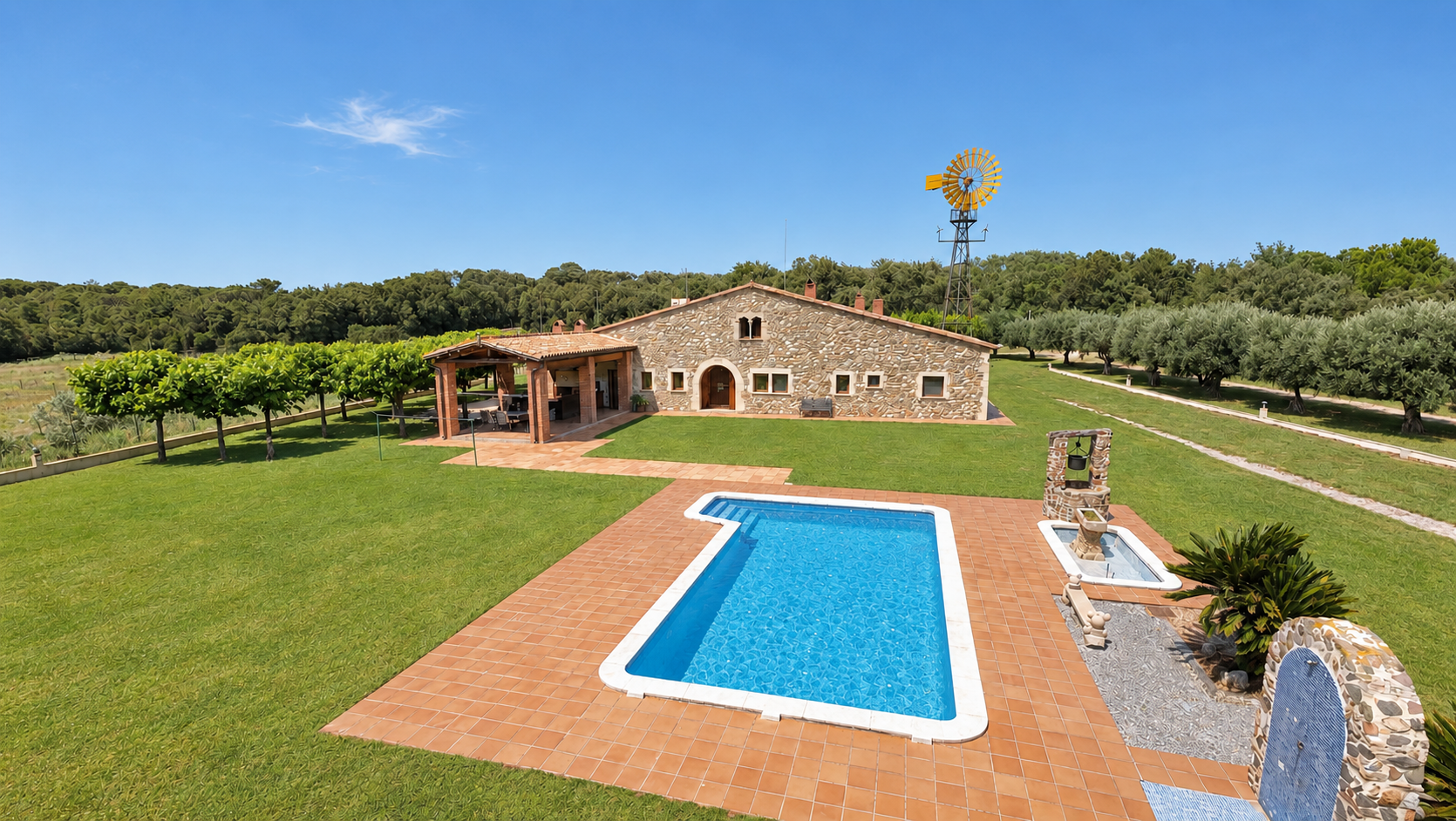 Extraordinary equestrian, animals and nature lovers property. Total privacy and panoramic mountain views.