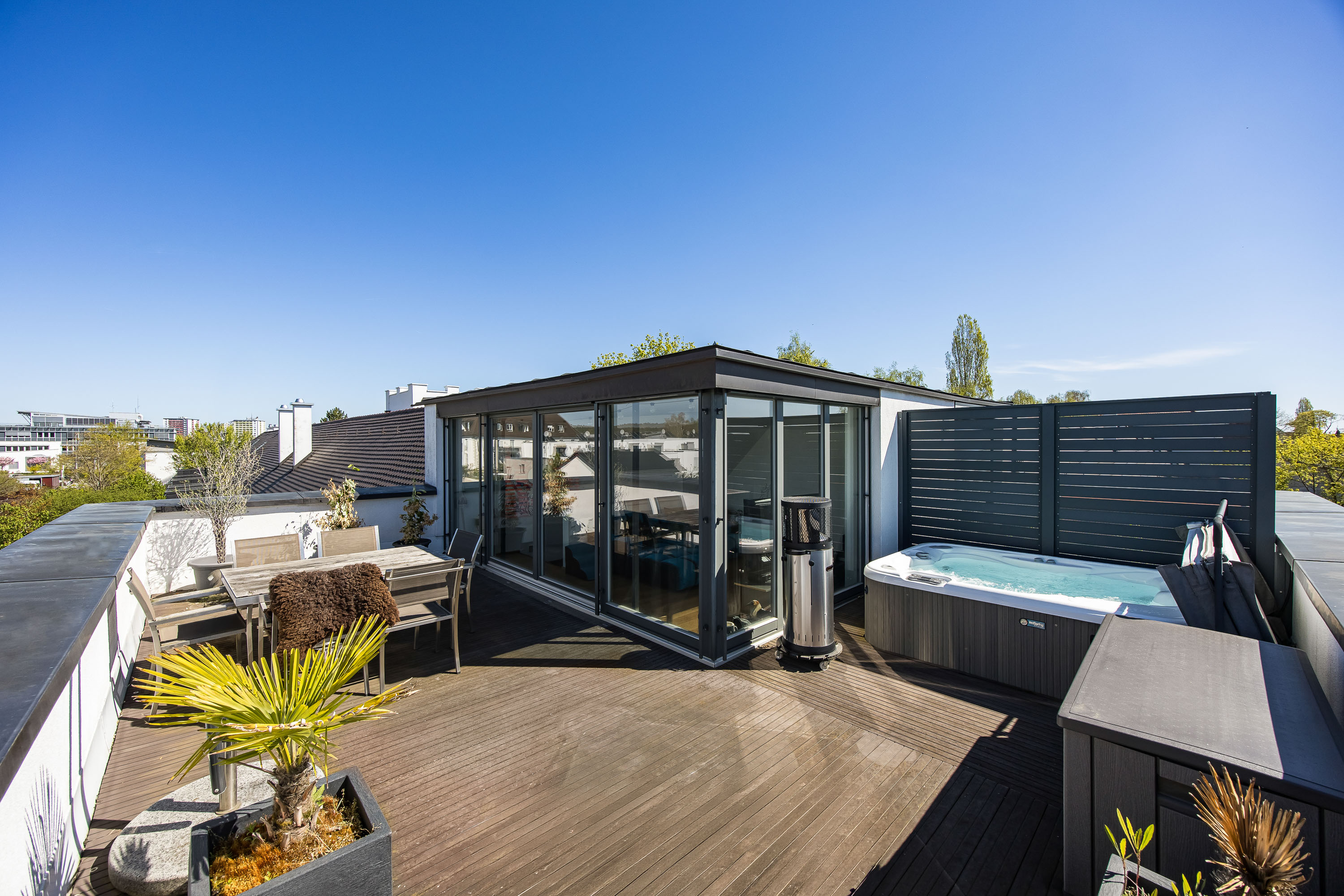 Exklusive Maisonette-Wohnung mit traumhafter Dachterrasse