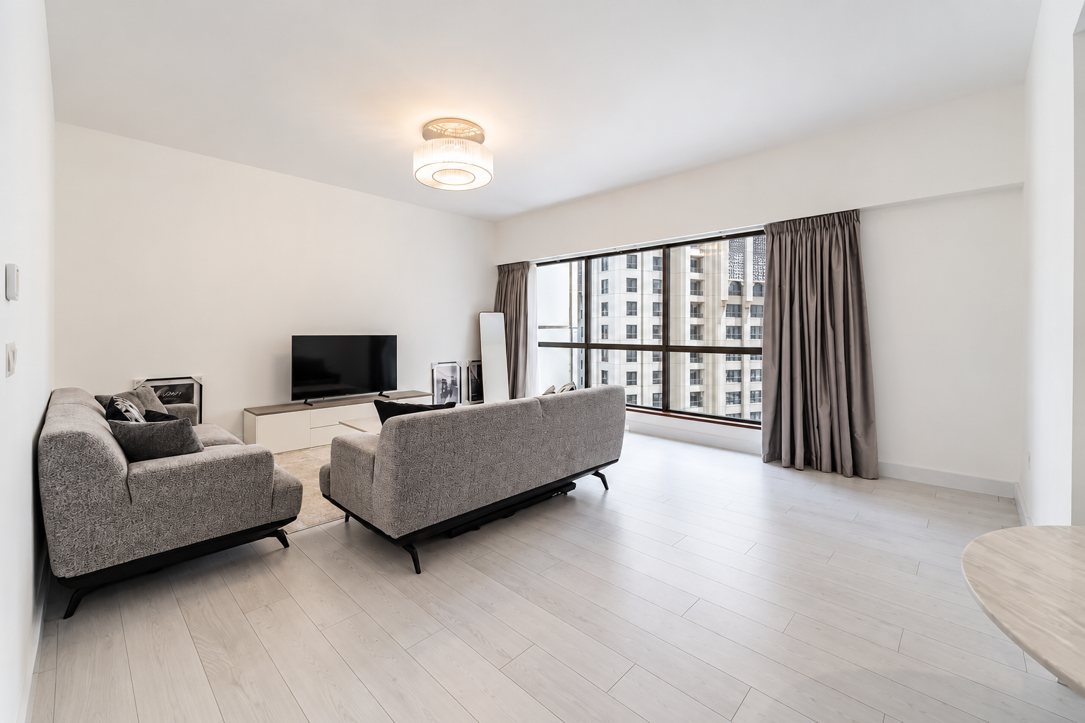 Exclusive | Upgraded | Fully Furnished