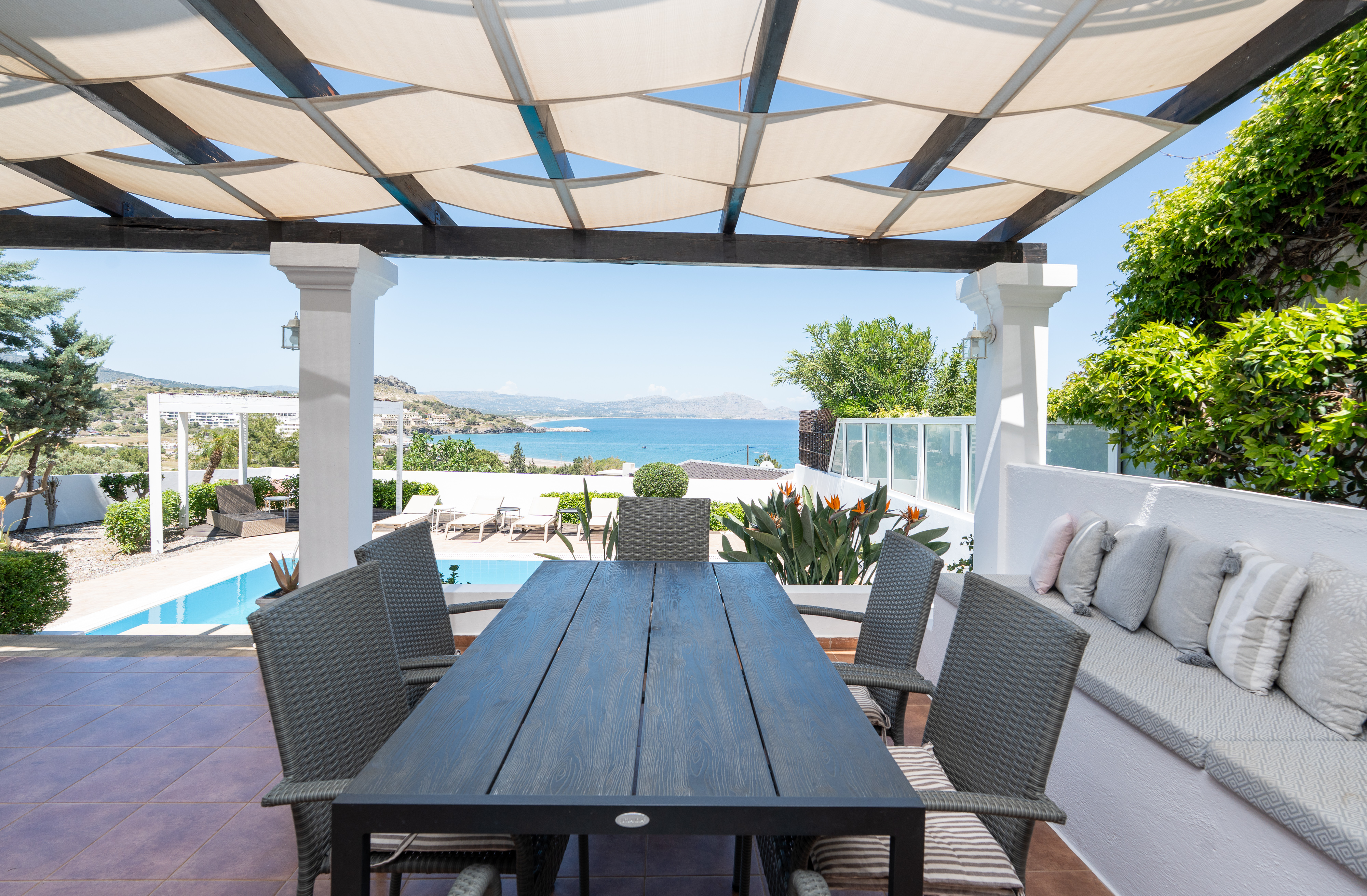 Moderne Villa mit Panoramablick auf die Bucht von Vlicha