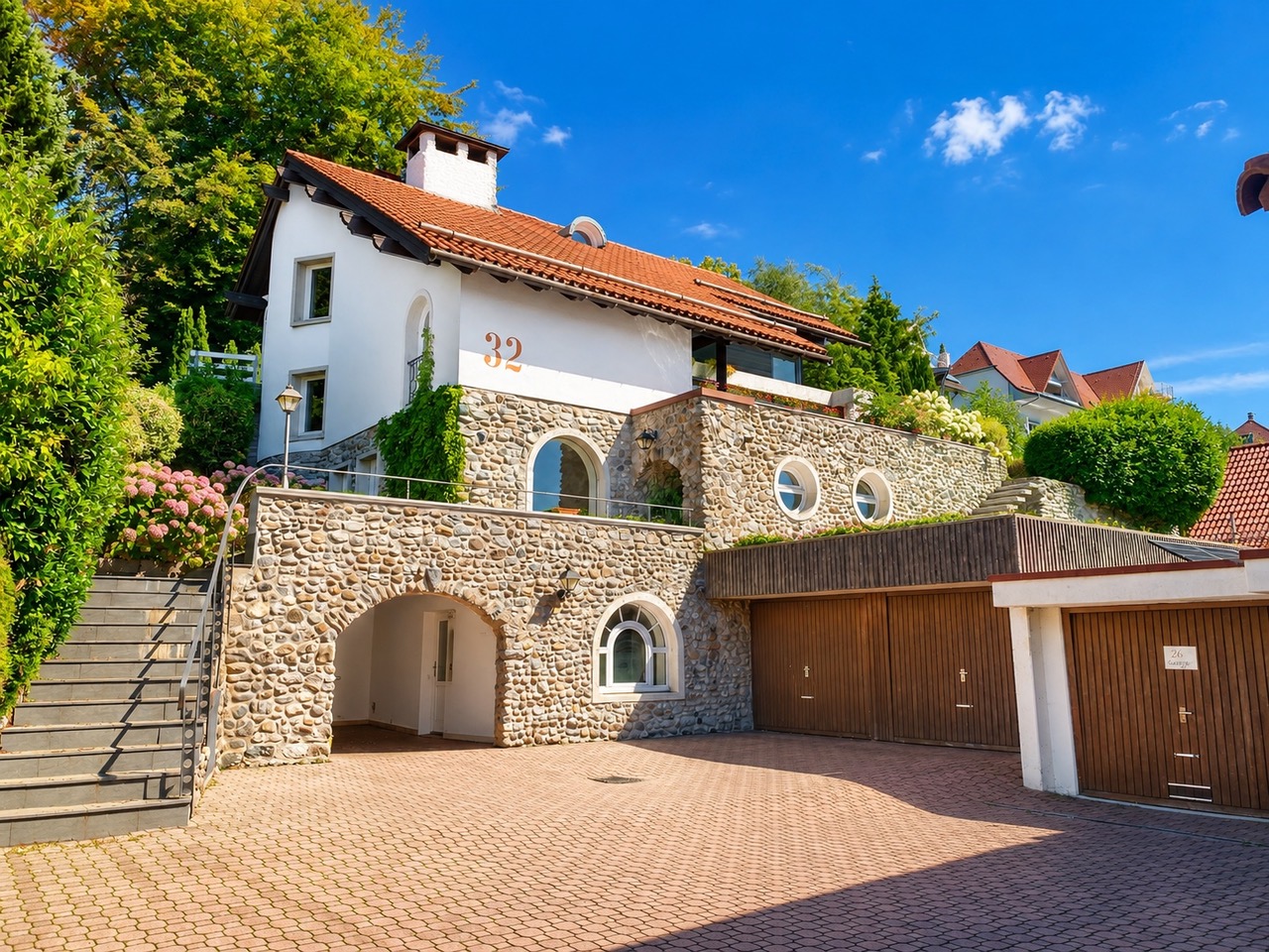 Exklusive Residenz in Bad Waldsee mit Pool, Sauna, Kamin, Seeblick, großzügige Terrassen und individuellem Entwicklungspotenzial