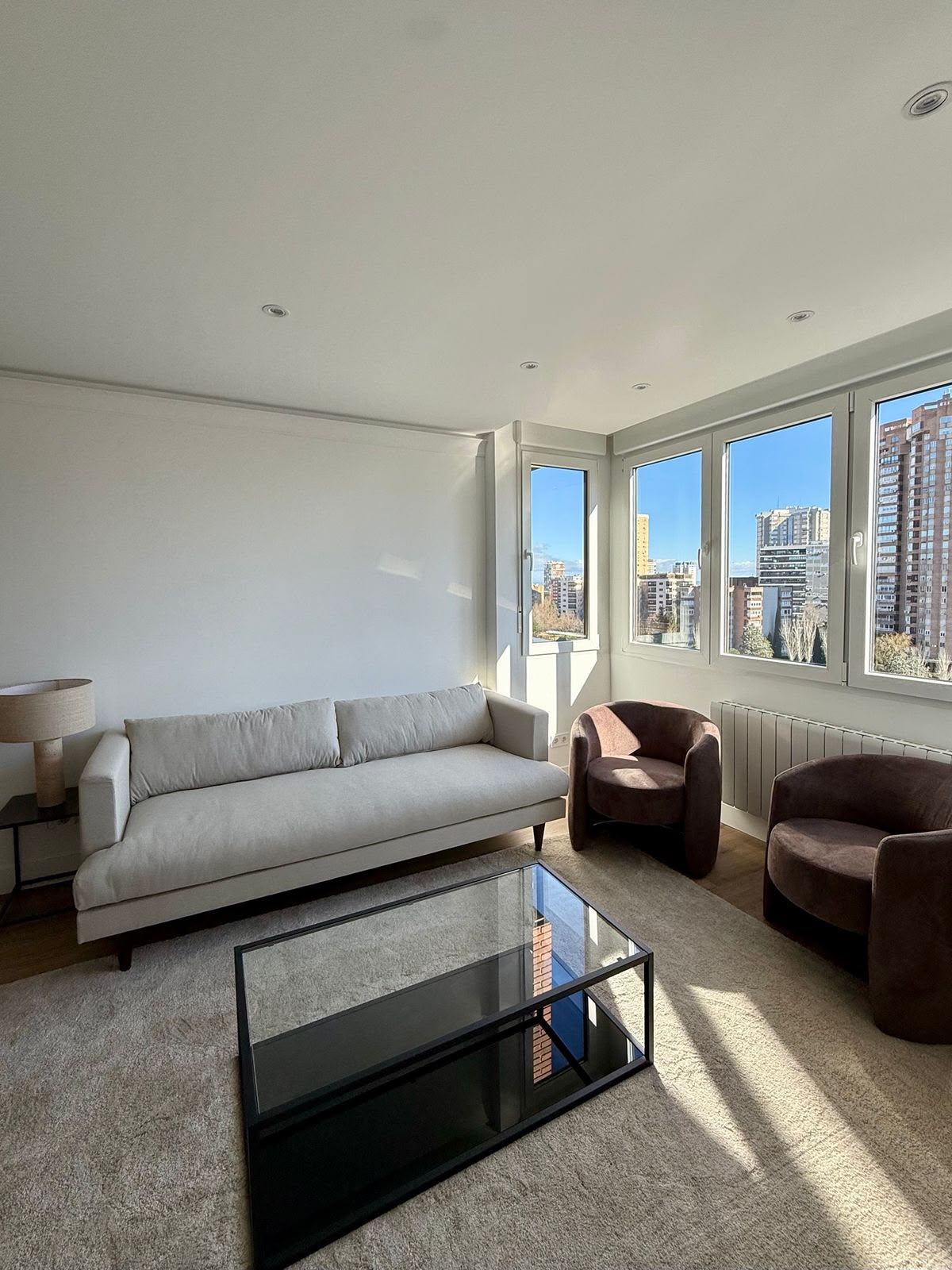 Espectacular piso reformado a estrenar con vistas panorámicas y piscina