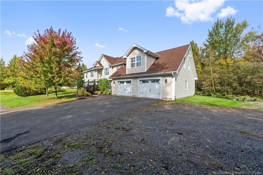Refined Country Living Minutes to Downtown Moncton