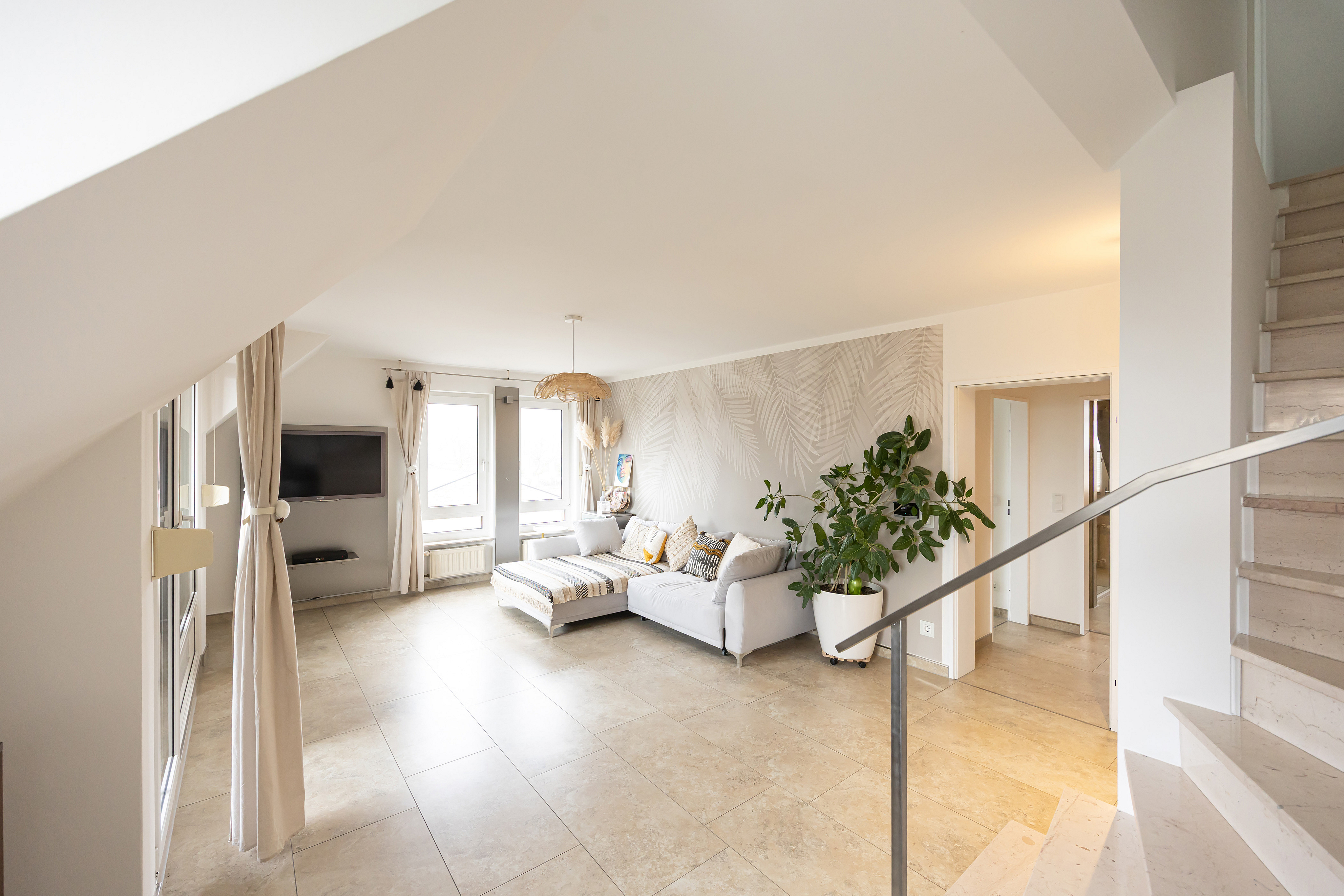 Stilvolle Maisonettewohnung am Kirchplatz – modernisiert & bezugsfrei