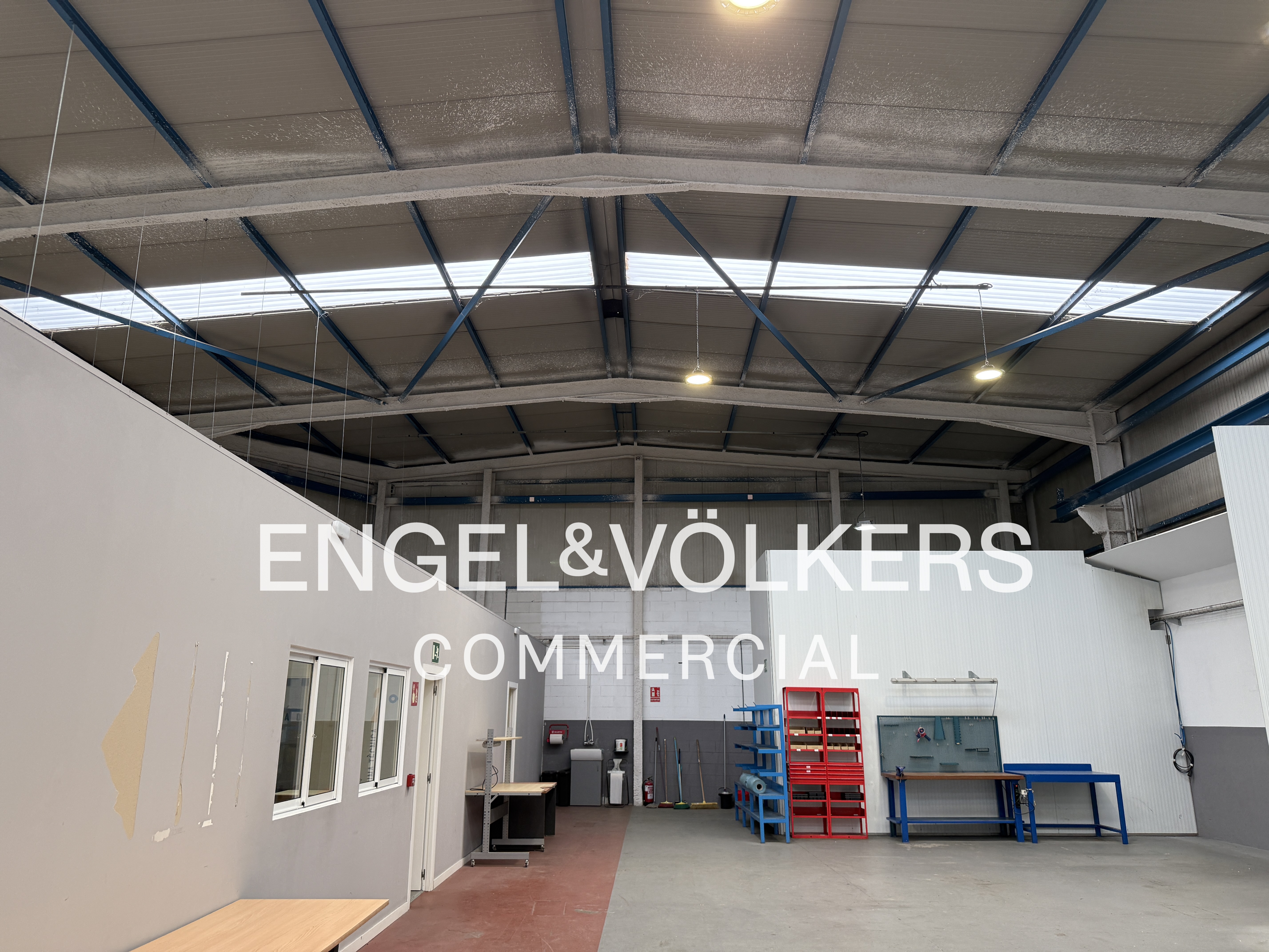 NAVE INDUSTRIAL EN SANTPEDOR (BAGES) DE 600 M2