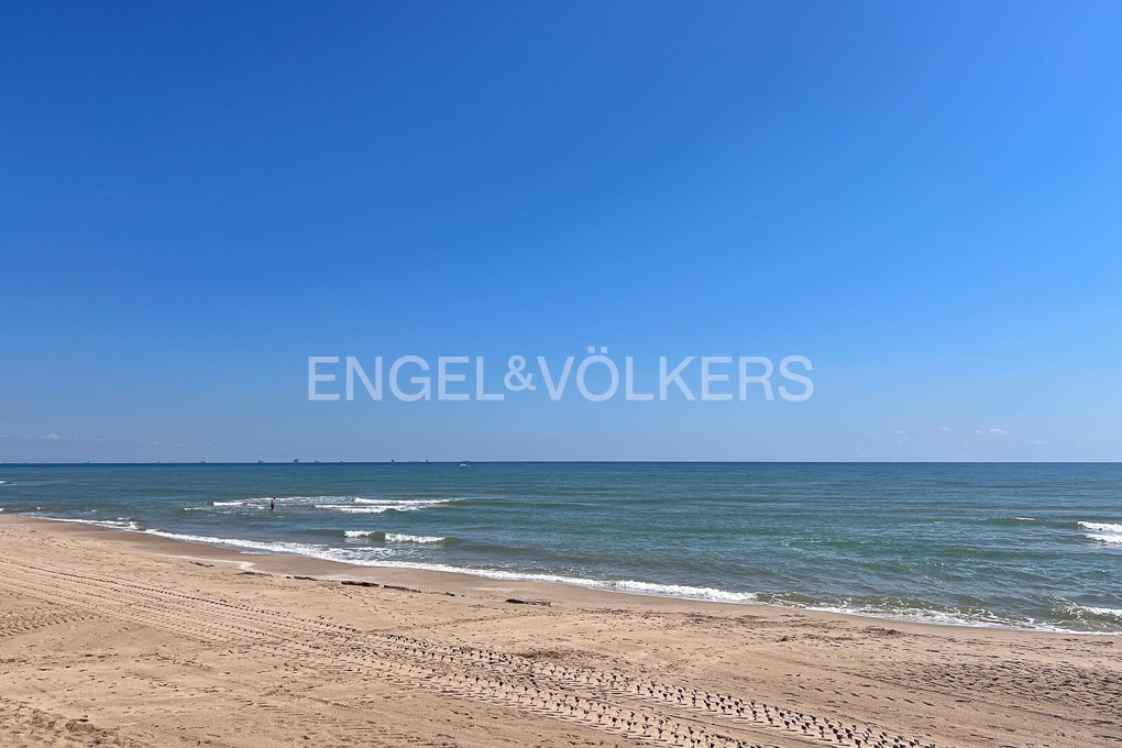 Fantastic duplex next to the sea for short-term rental