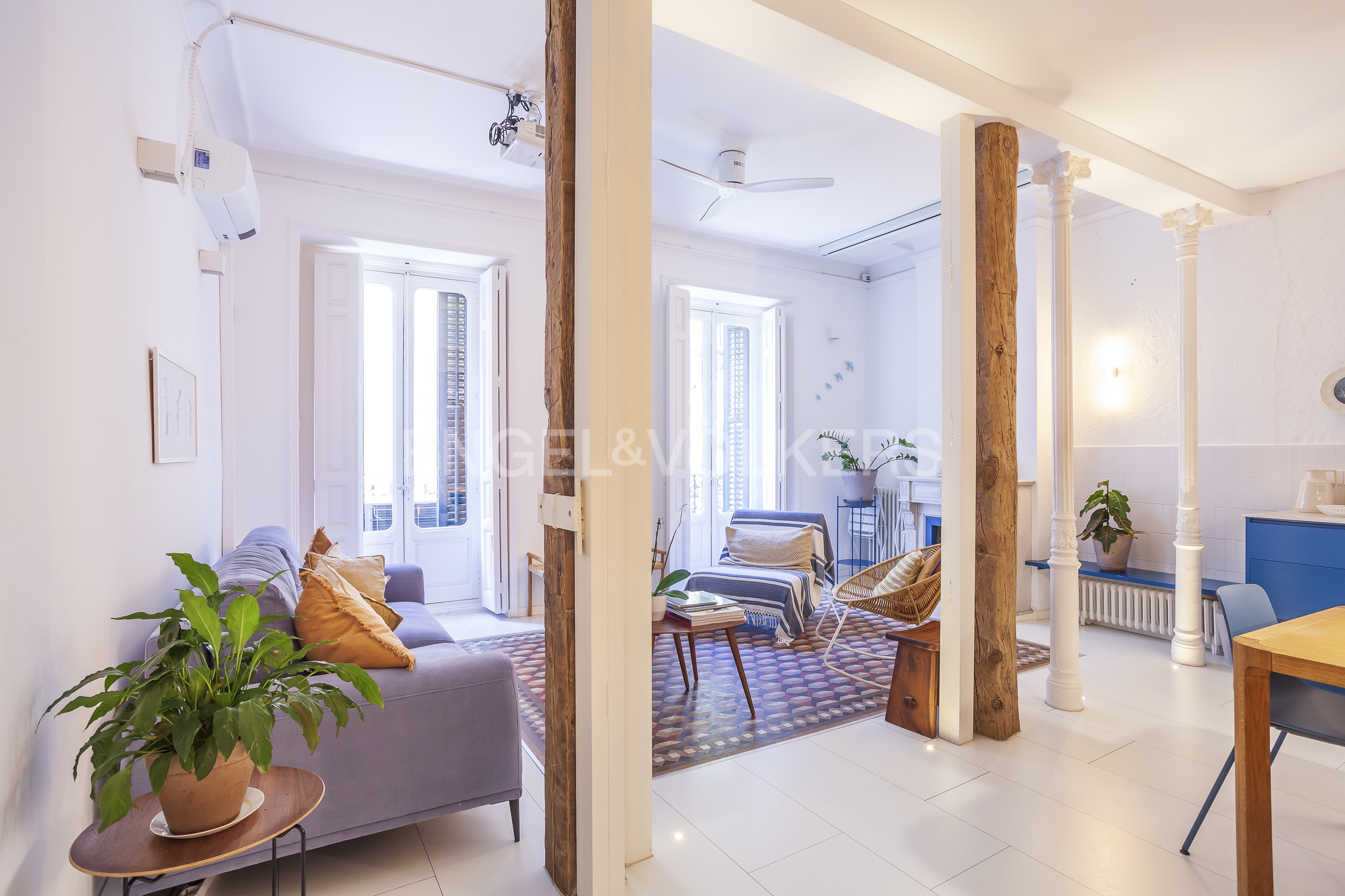 Comfortable exterior apartment with balconies, two bedrooms, for rent at Pl. de San Ildefonso