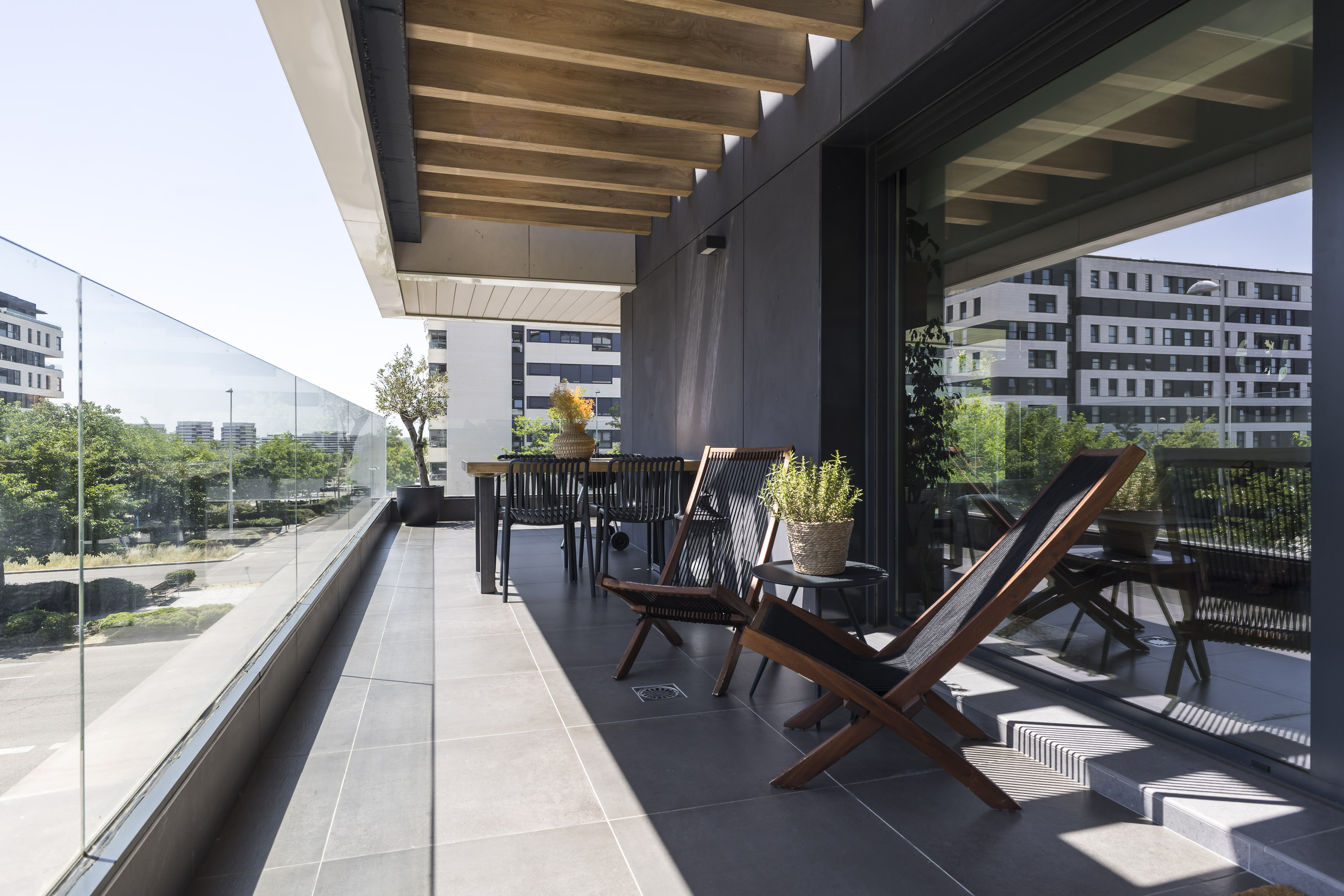 Spectacular nearly new home in Valdebebas