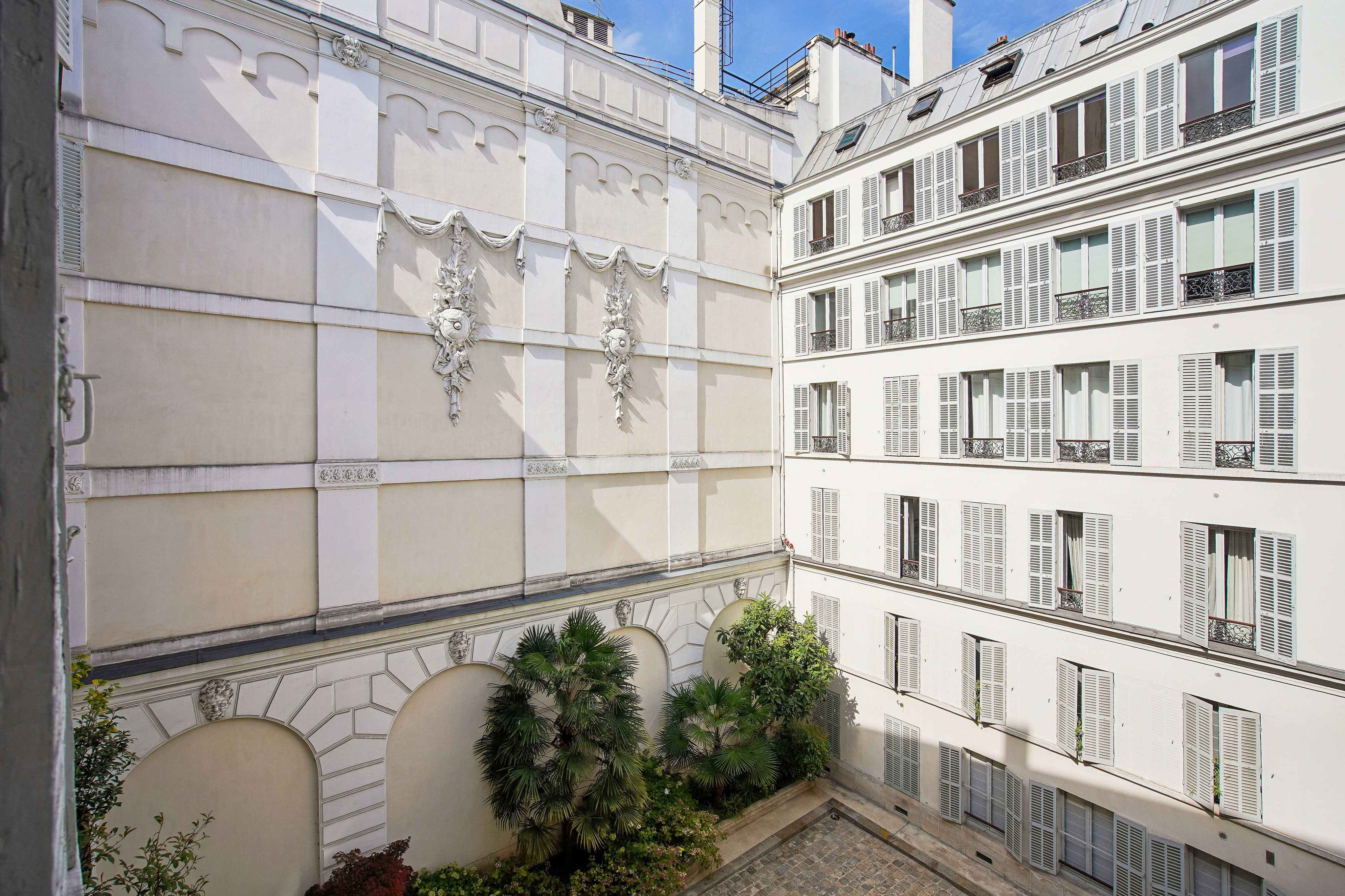 Quiet 2-bedroom apartment - Saint-Philippe du Roule/Champs-Elysees