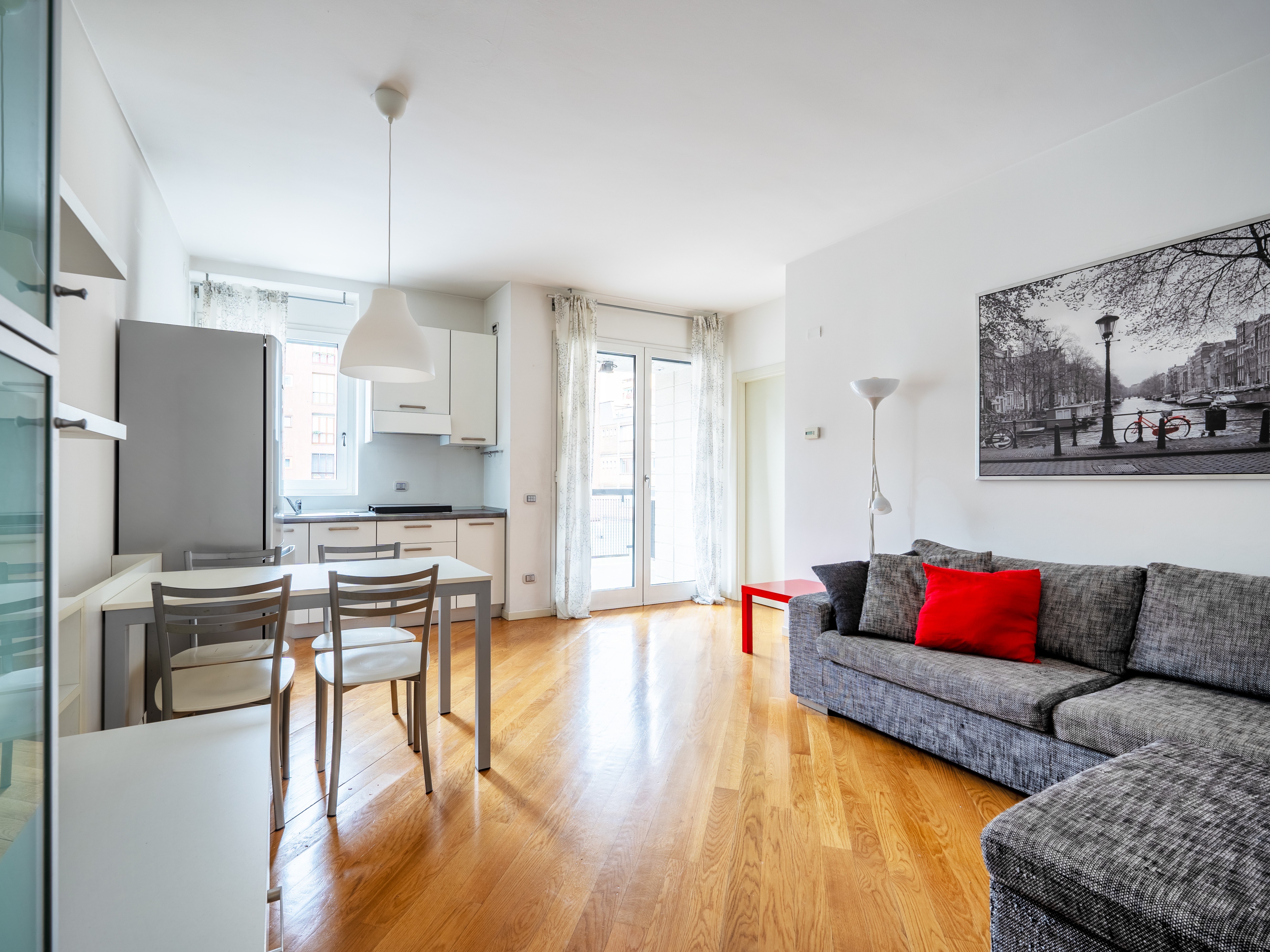 Modern One-Bedroom Apartment with Terrace near corso Sempione