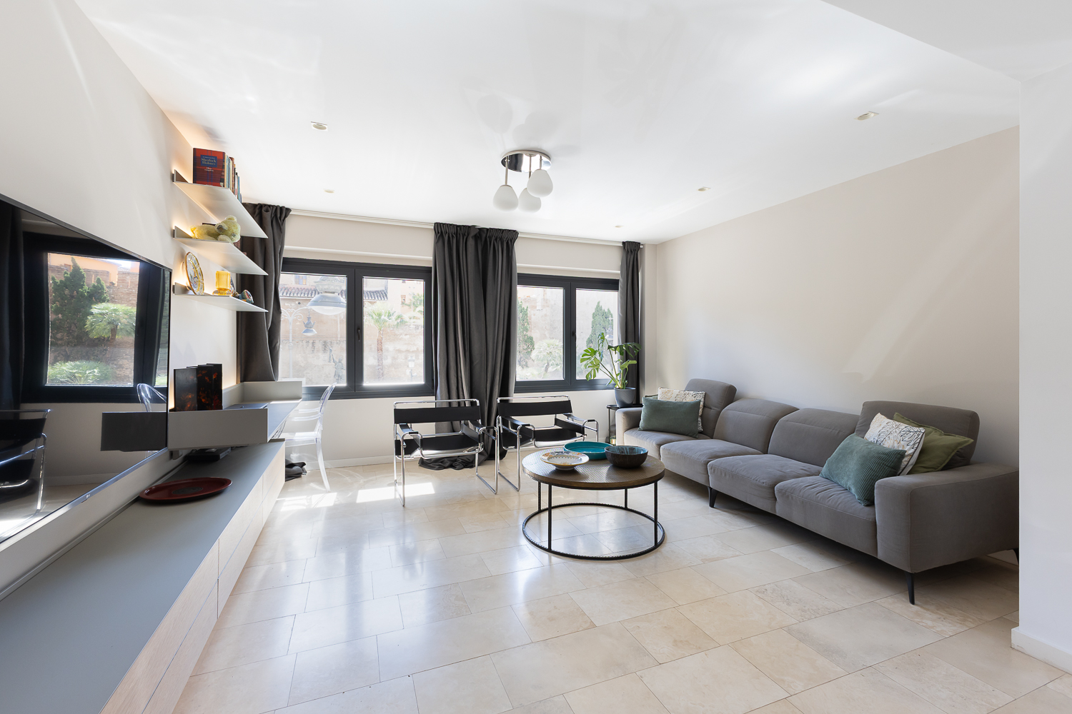 Spectacular furnished apartment opposite the Quart Towers