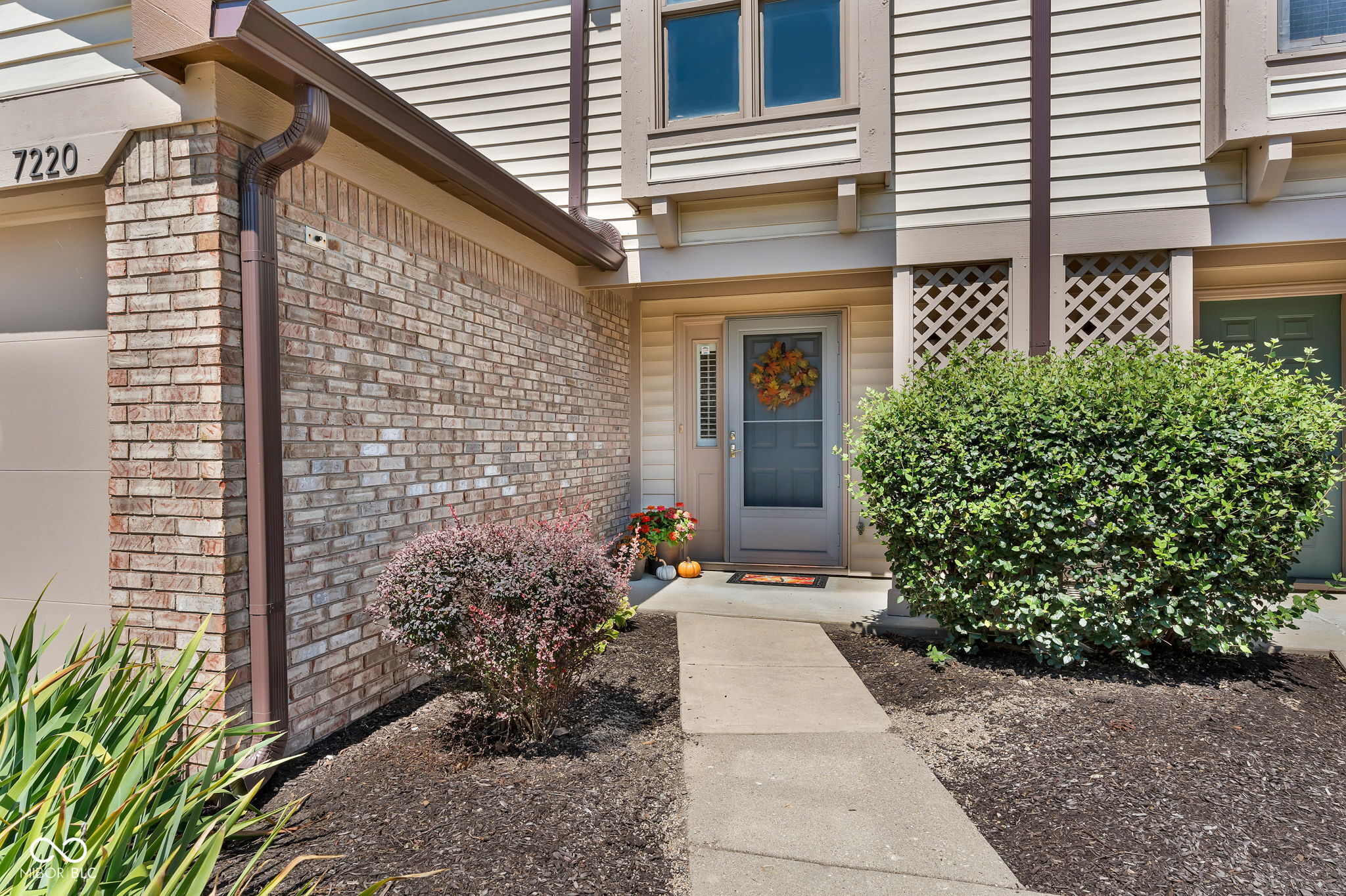 Move-In Ready Townhome with Updated Kitchen & Fireplace