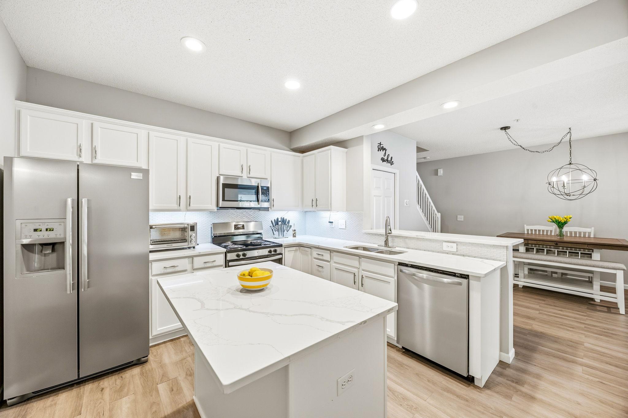 Updated Plymouth Townhome in The Reserve
