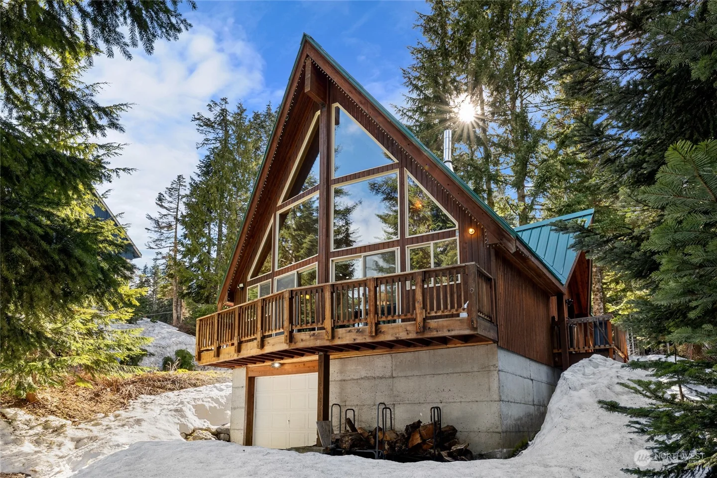 Mountain retreat in the slopes of Snoqualmie Pass