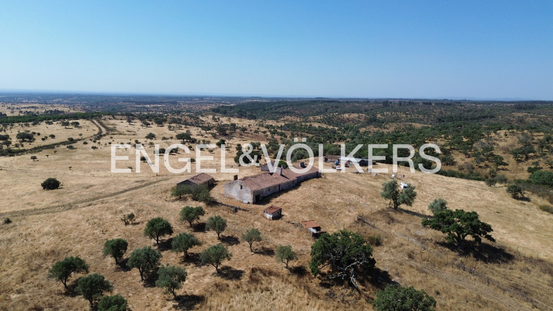 Estate with ruins to rebuild in Grândola