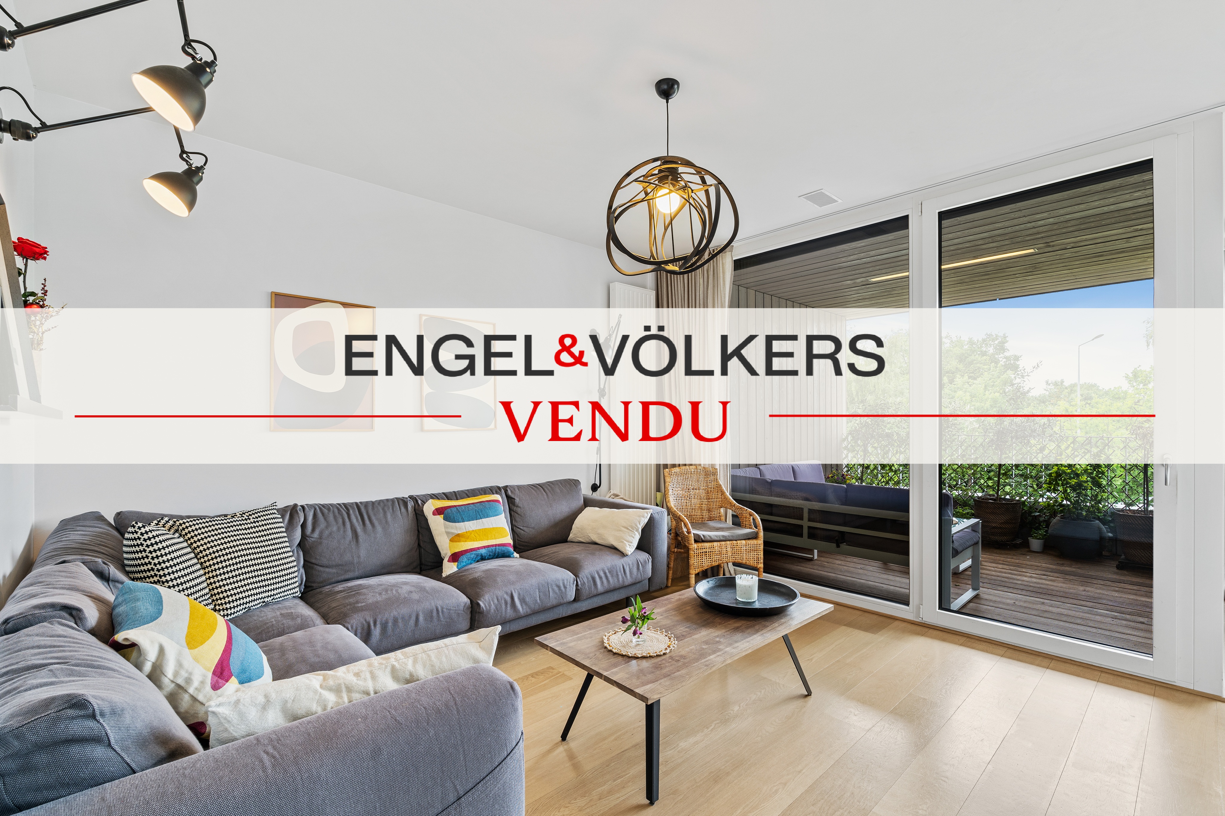 3-bedroom apartment with southwest-facing loggia and indoor parking space