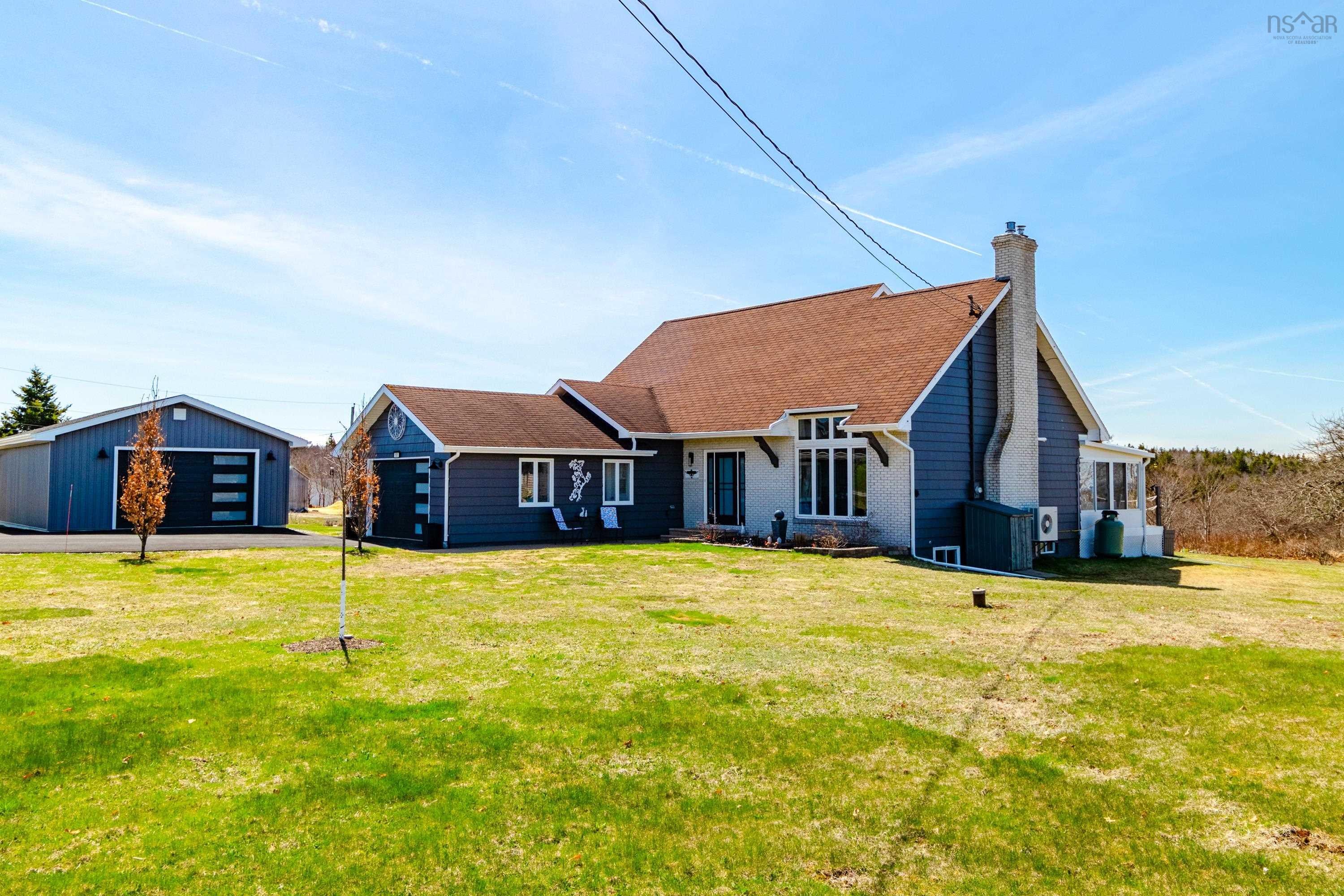 Executive Home in Great Location !